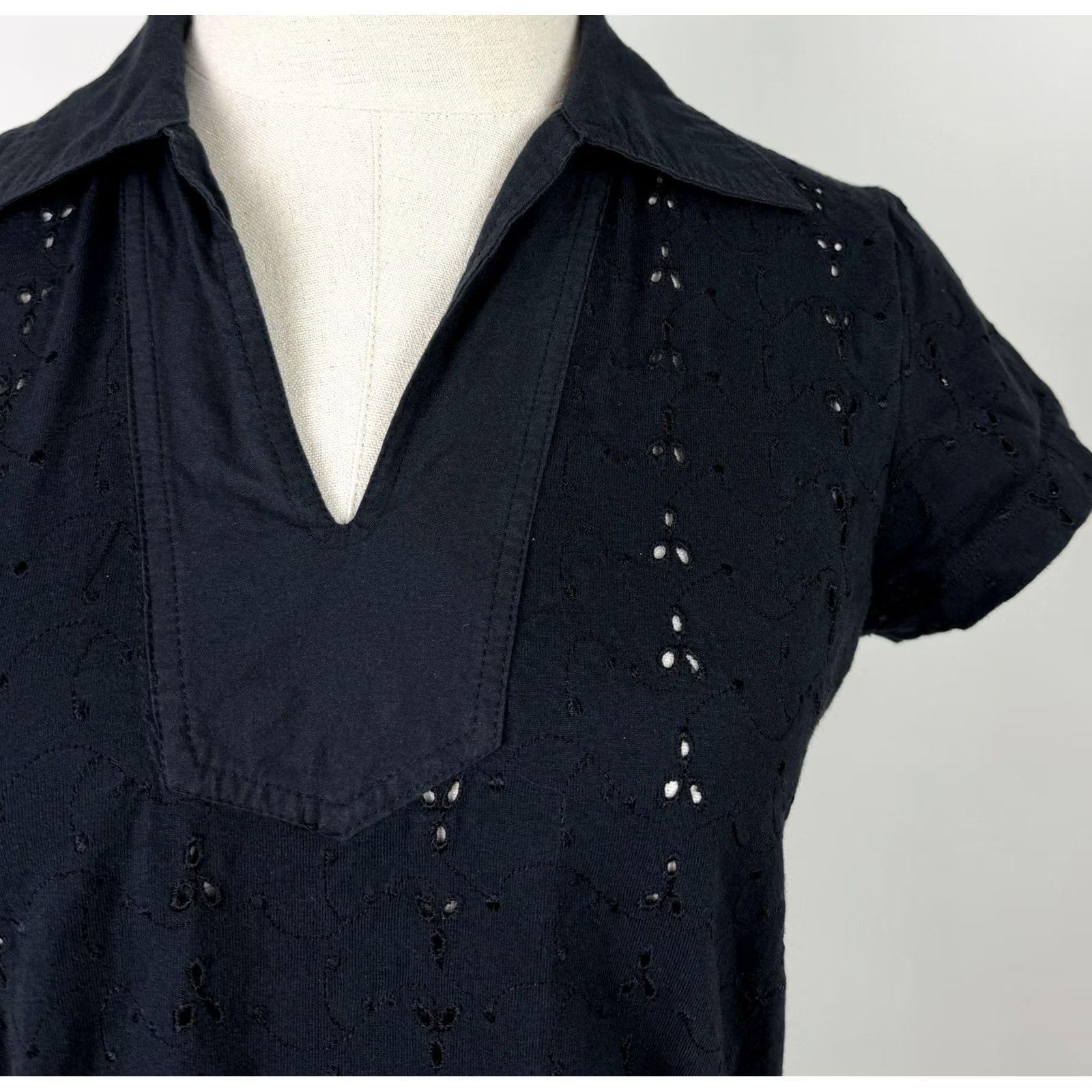 Vintage VINTAGE St. John's Bay Shirt Womens S Black Eyelet Collared Jersey Knit 90s Y2K Blouse Size S / US 4 / IT 40 - 2 Thumbnail