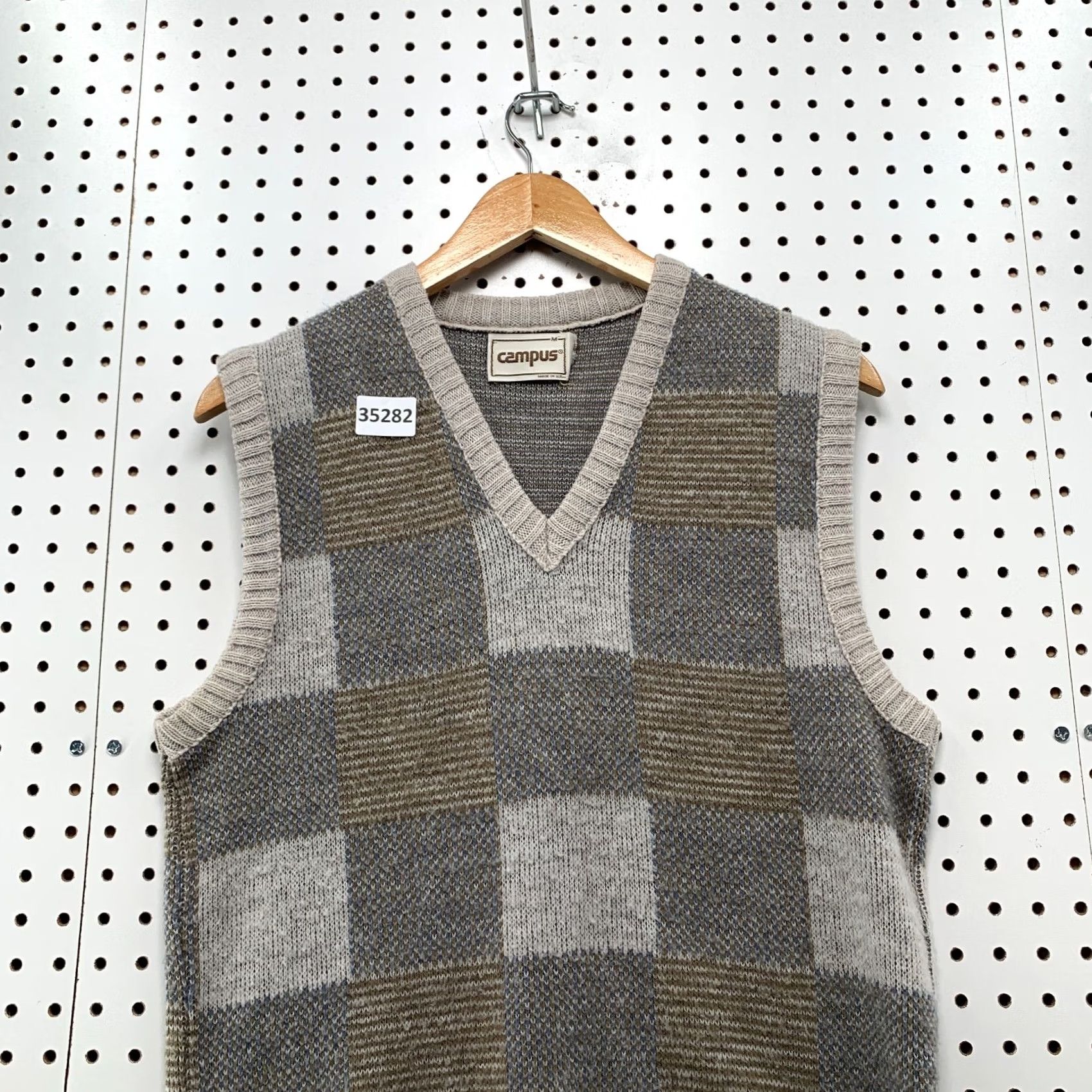 Vintage VINTAGE Campus Sweater Vest Mens Medium Gray Geometric V Neck USA Size US M / EU 48-50 / 2 - 2 Thumbnail