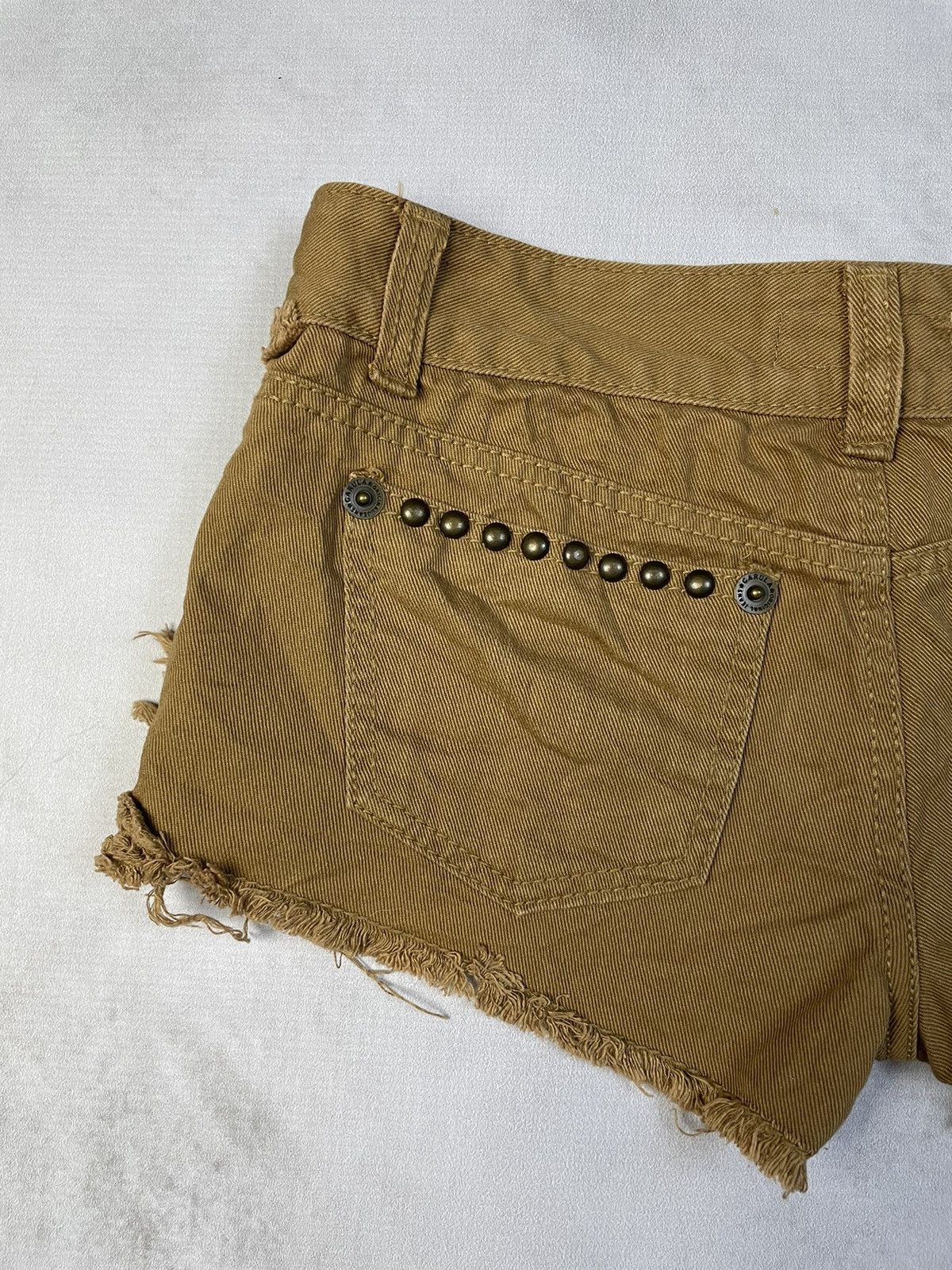 Japanese Brand 2000s Garula Gyaru Gal Studded Distressed Low Rise Shorts Size 27" / US 4 / IT 40 - 10 Thumbnail