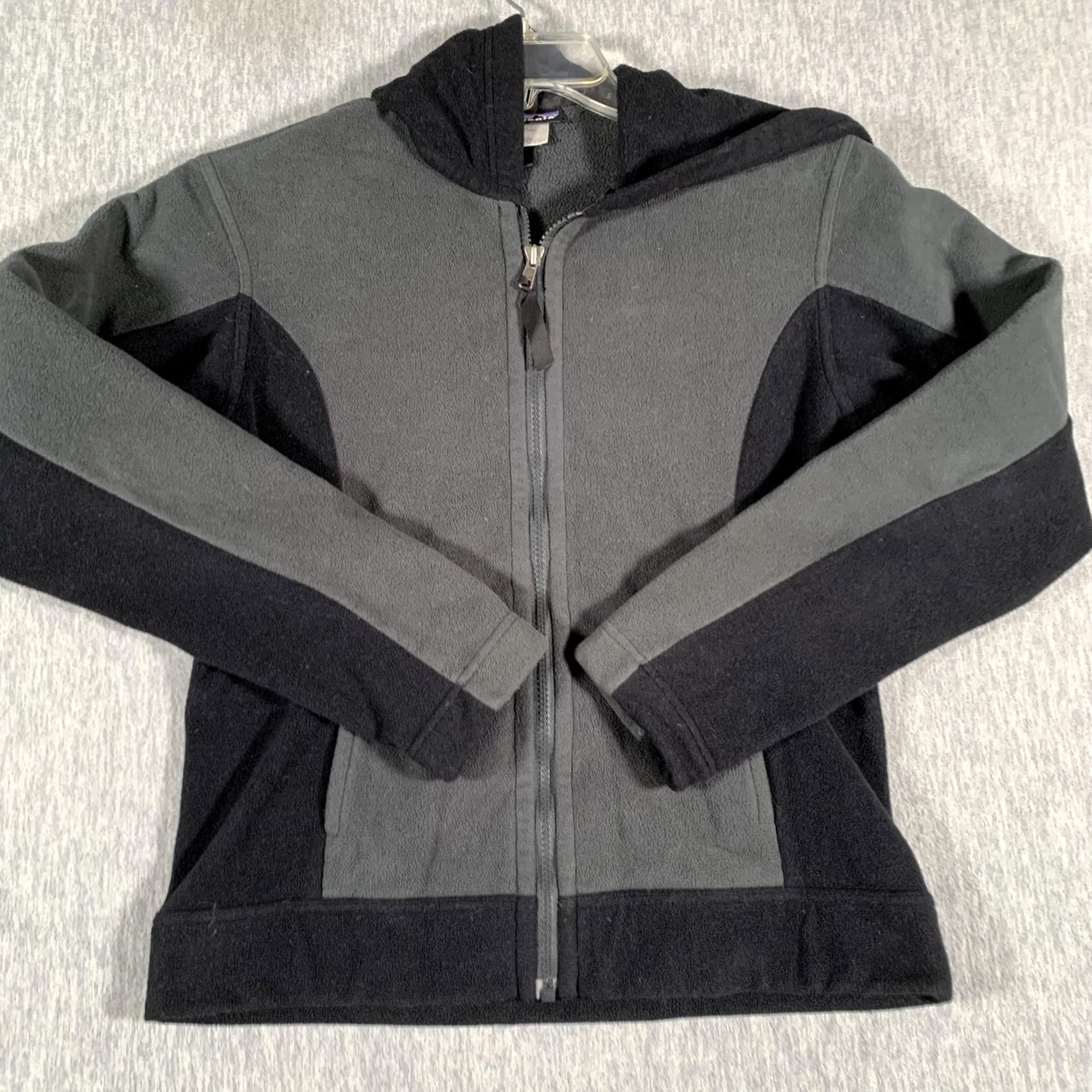 Patagonia Patagonia Jacket Womens XS Gray Black Fleece Full Zip Hooded Outdoor Coat Size XS / US 0-2 / IT 36-38 - 3 Thumbnail