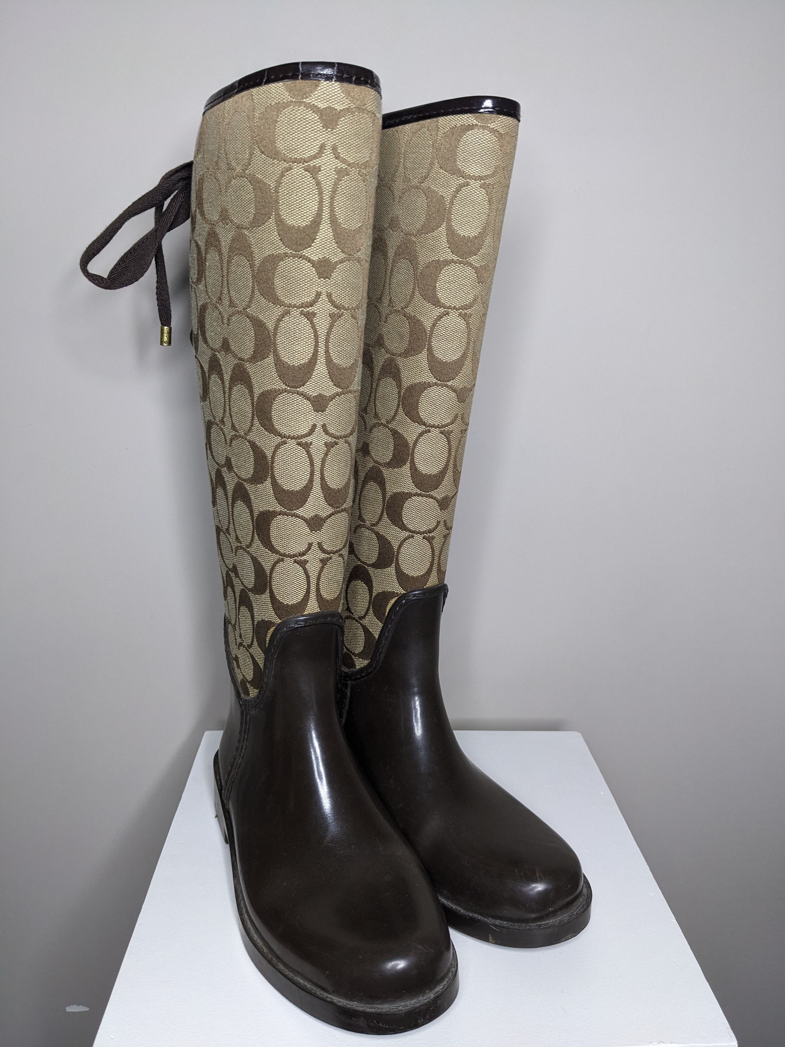 Coach Coach Tristee Signature Print Lace Up Rain Boots Size 5B AOP Size US 5 / IT 35 - 1 Thumbnail