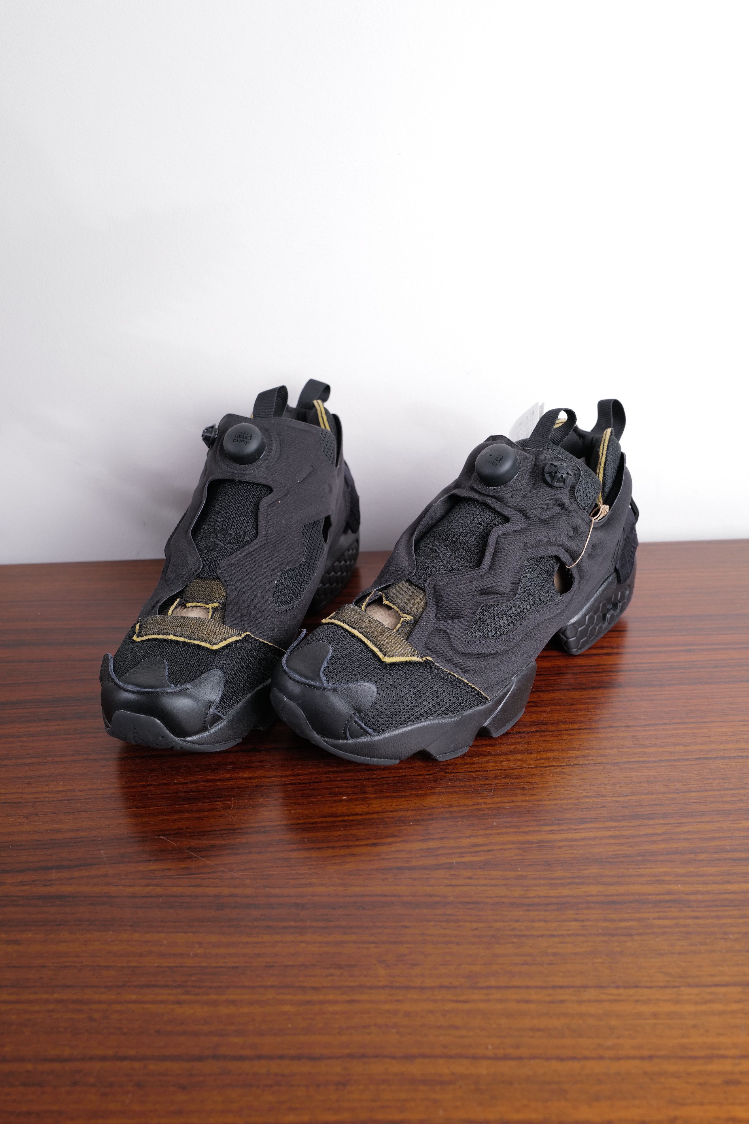 Maison Margiela × Reebok INSTA PUMP Size US 9.5 / EU 42-43 - 1 Thumbnail
