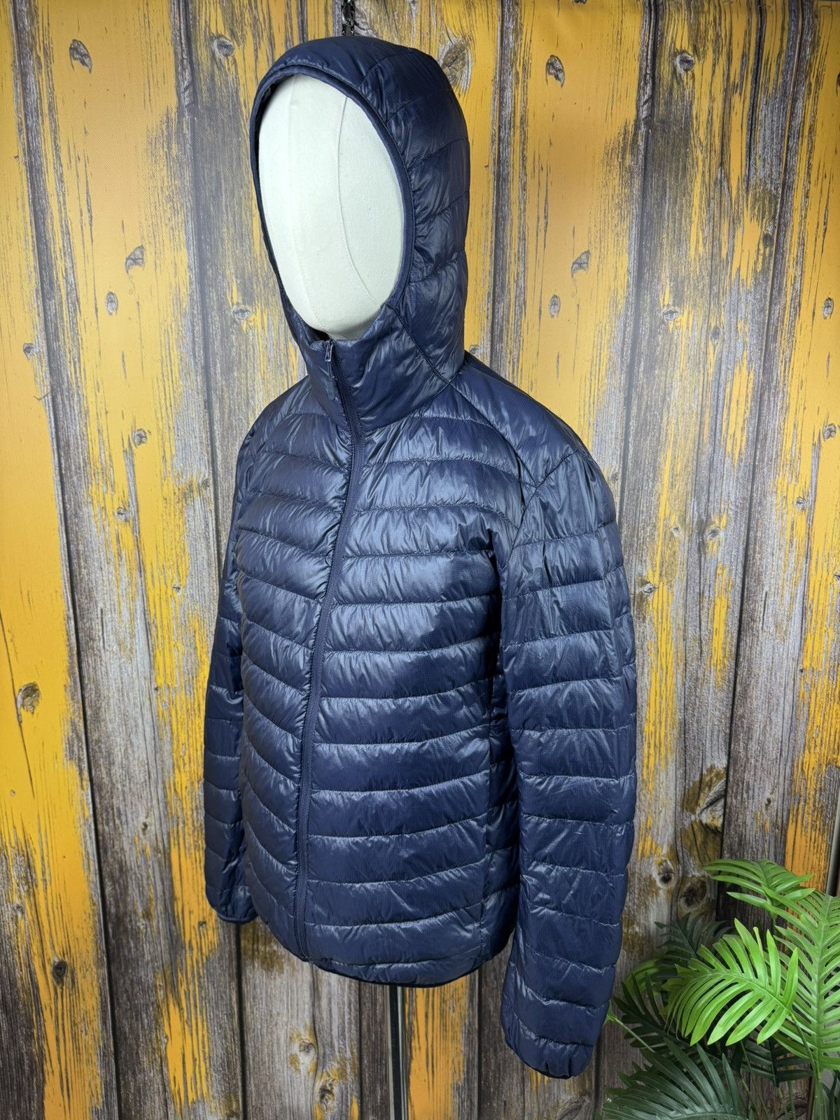 Uniqlo Uniqlo Micro Down Jacket Japanese 🇯🇵 Style size S Size US S / EU 44-46 / 1 - 1 Thumbnail