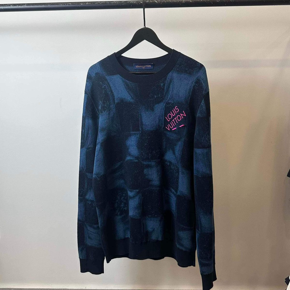 Louis Vuitton LOUIS VUITTON SWEATER Size US XL / EU 56 / 4 - 2 Thumbnail