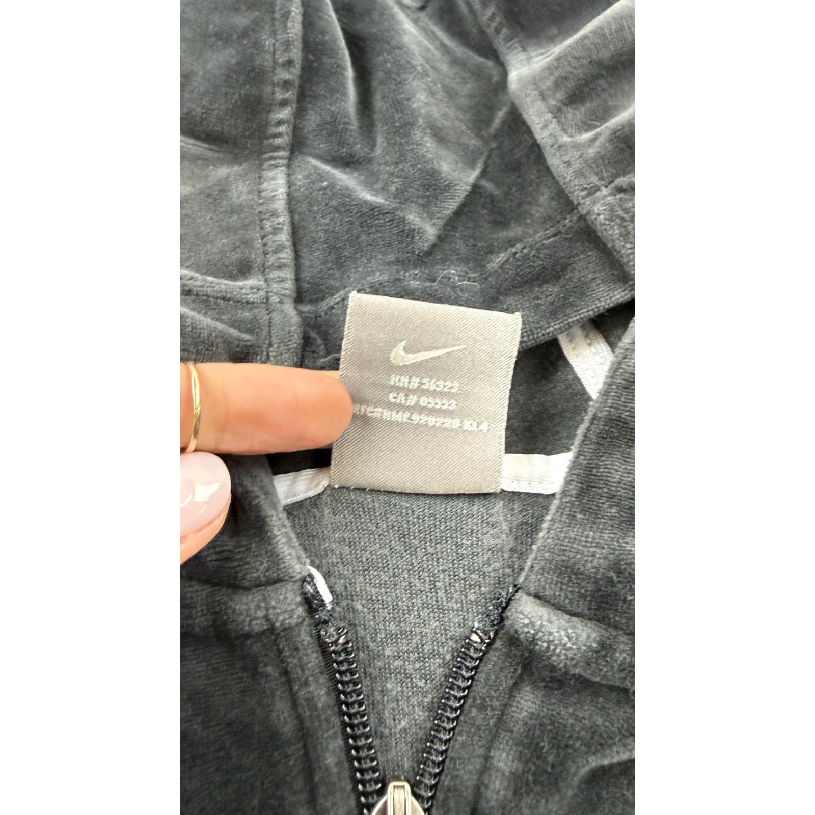 Nike Nike Velour Hoodie Women's Small Black Full Zip Swoosh Striped Trim Piping Jacket Size S / US 4 / IT 40 - 6 Thumbnail