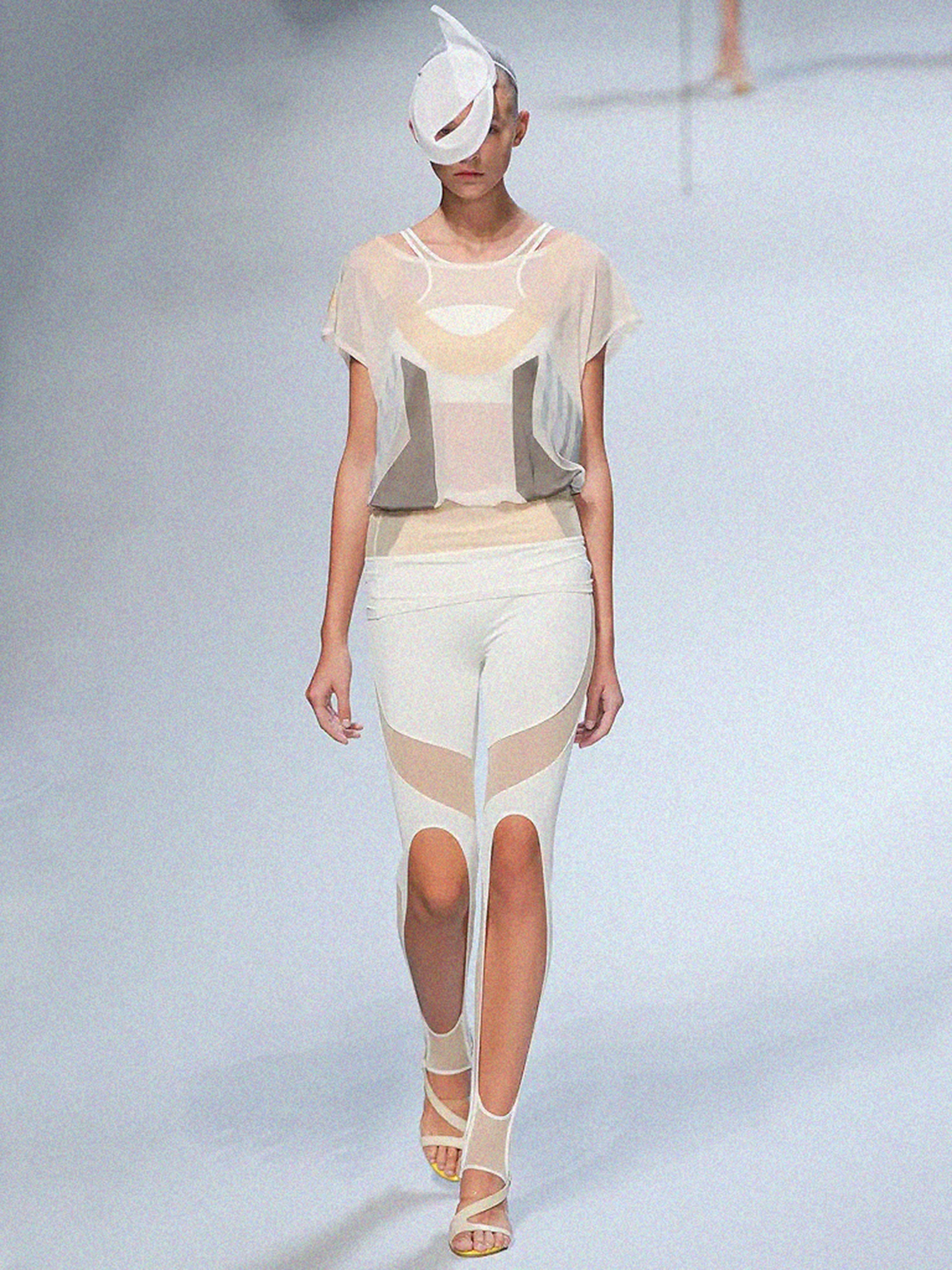 Issey Miyake SS12 Runway Geometric Mesh Top Size M / US 6-8 / IT 42-44 - 2 Thumbnail