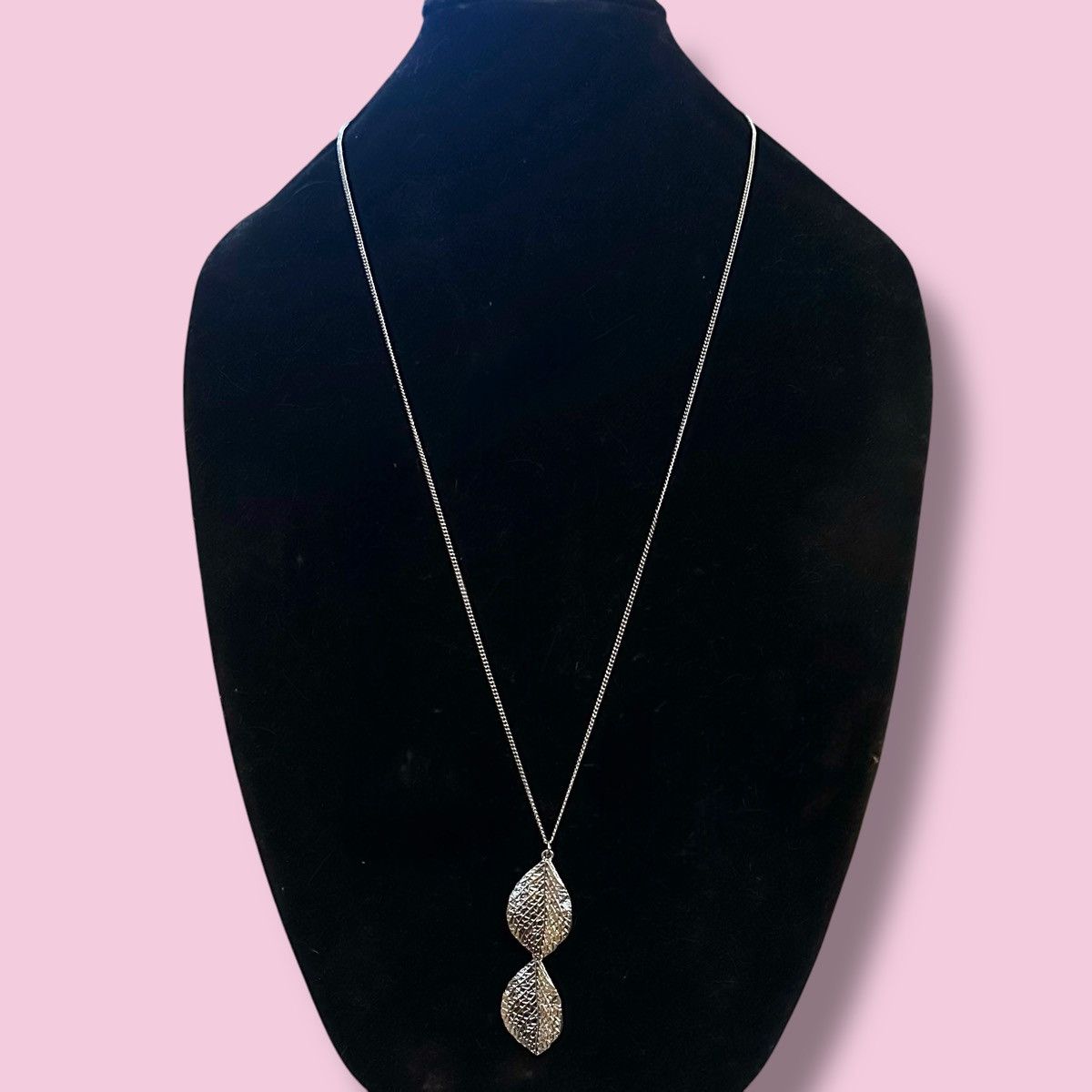 Other Long silver tone double leave pendant necklace Size ONE SIZE - 2 Thumbnail