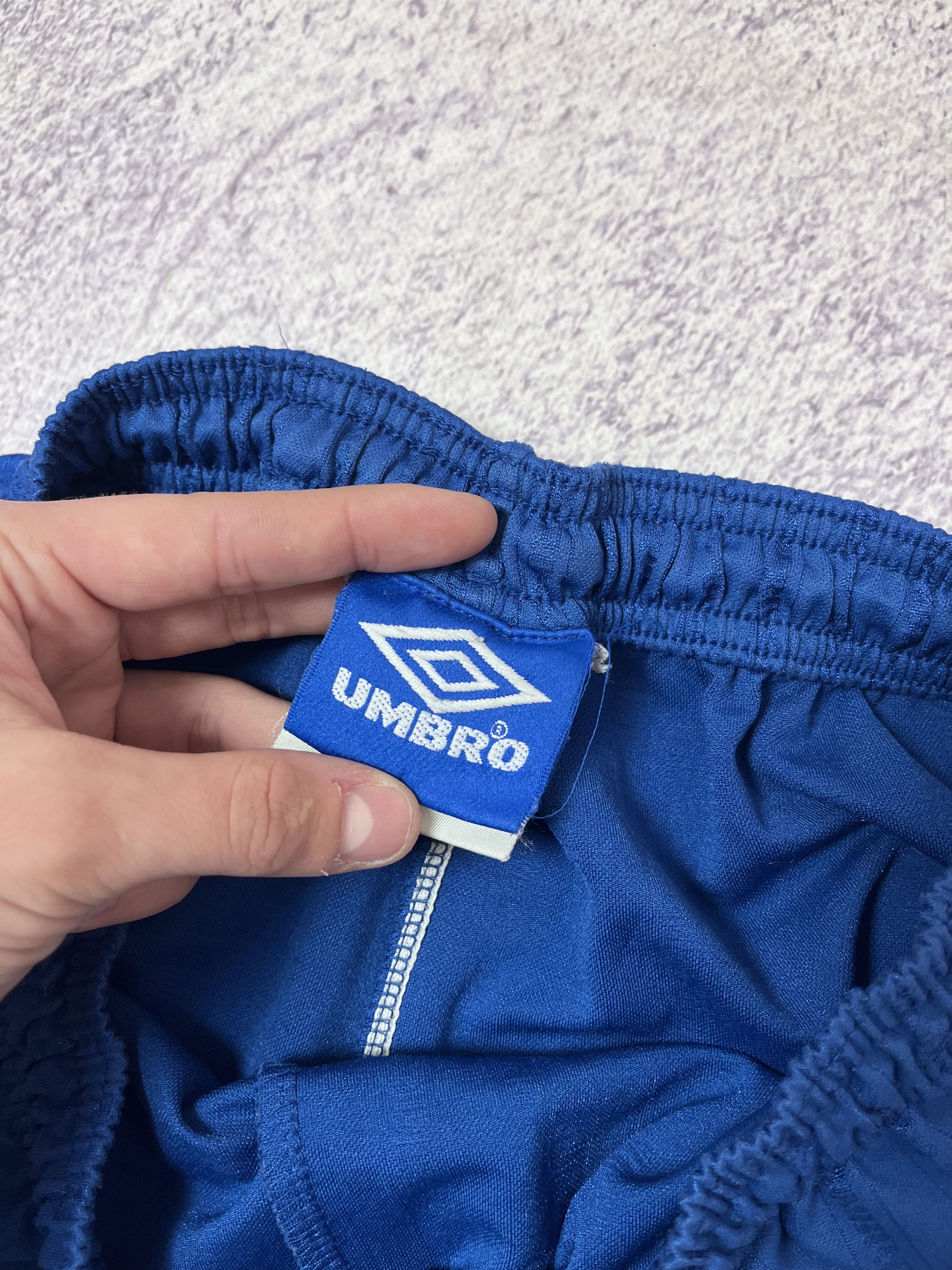 Umbro × Vintage Vintage mens short Umbro size 32 Size US 32 / EU 48 - 11 Thumbnail
