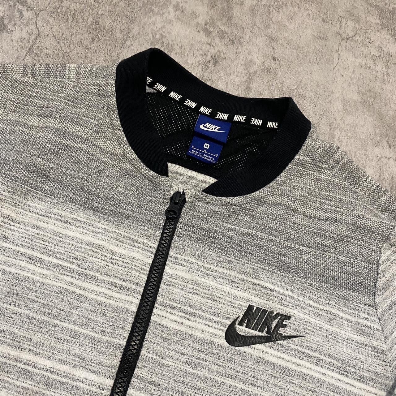 Nike Grey Nike sweatshirt with black accents Sportswear Size US M / EU 48-50 / 2 - 3 Thumbnail