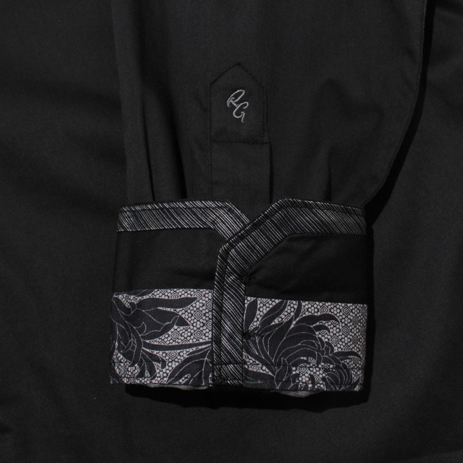 Robert Graham Robert Graham New with tags Shirt Size L US In Black Size US L / EU 52-54 / 3 - 5 Thumbnail