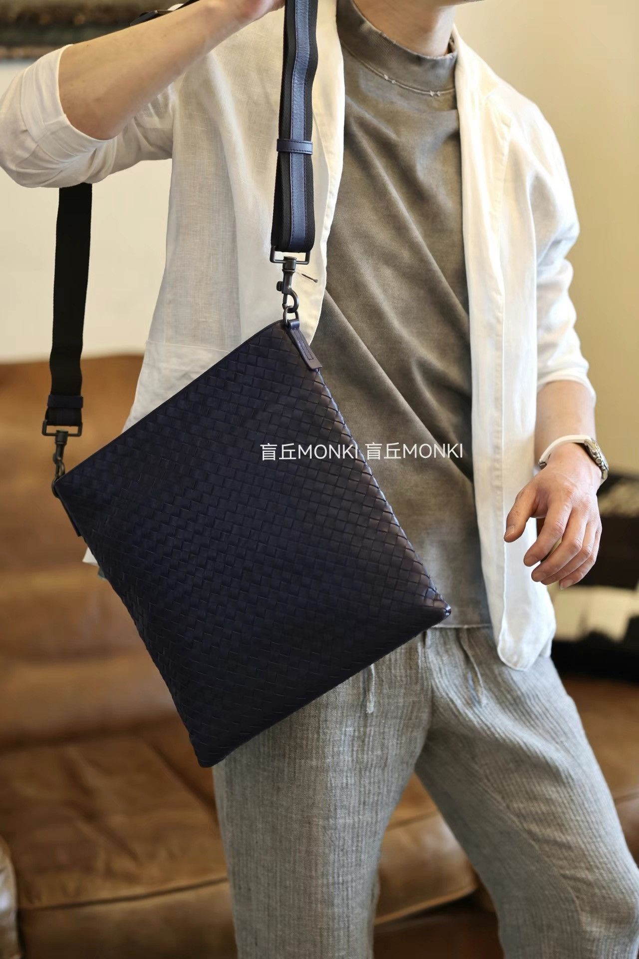 Bottega Veneta BV Men's Crossbody Shoulder Commuter Laptop Bag K32 Size ONE SIZE - 8 Thumbnail