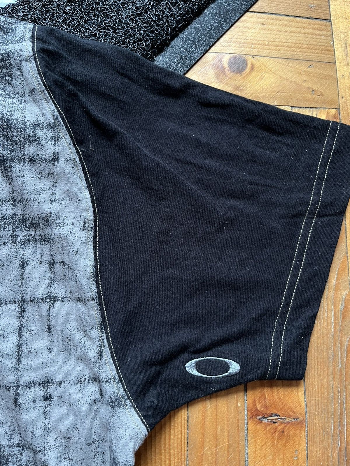 Oakley × Vintage Vintage Oakley Archive 90's Rare Streetwear Tee Shirt Size US XL / EU 56 / 4 - 6 Thumbnail