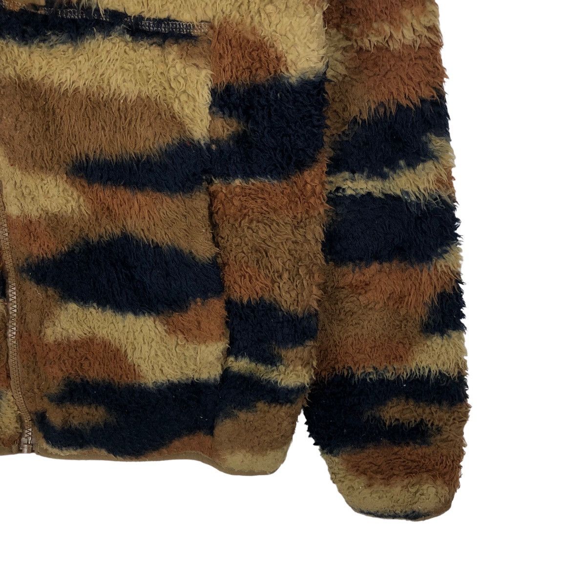 Japanese Brand VINTAGE FLEECE JACKET COLUMBIA CAMO FULL PRINT RARE STYLE Size US M / EU 48-50 / 2 - 4 Thumbnail