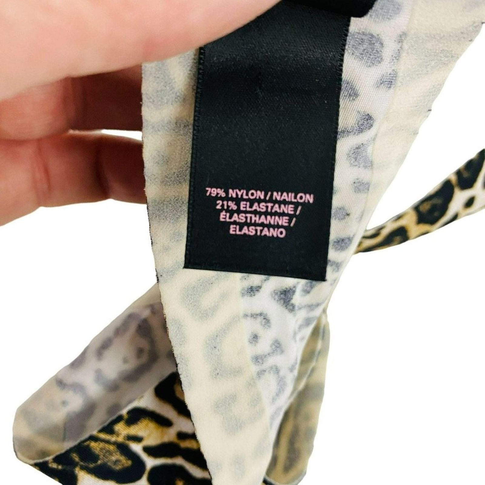 Victoria's Secret Victoria's Secret Leopard Laser Cut Thong Panty Medium Size ONE SIZE - 5 Thumbnail