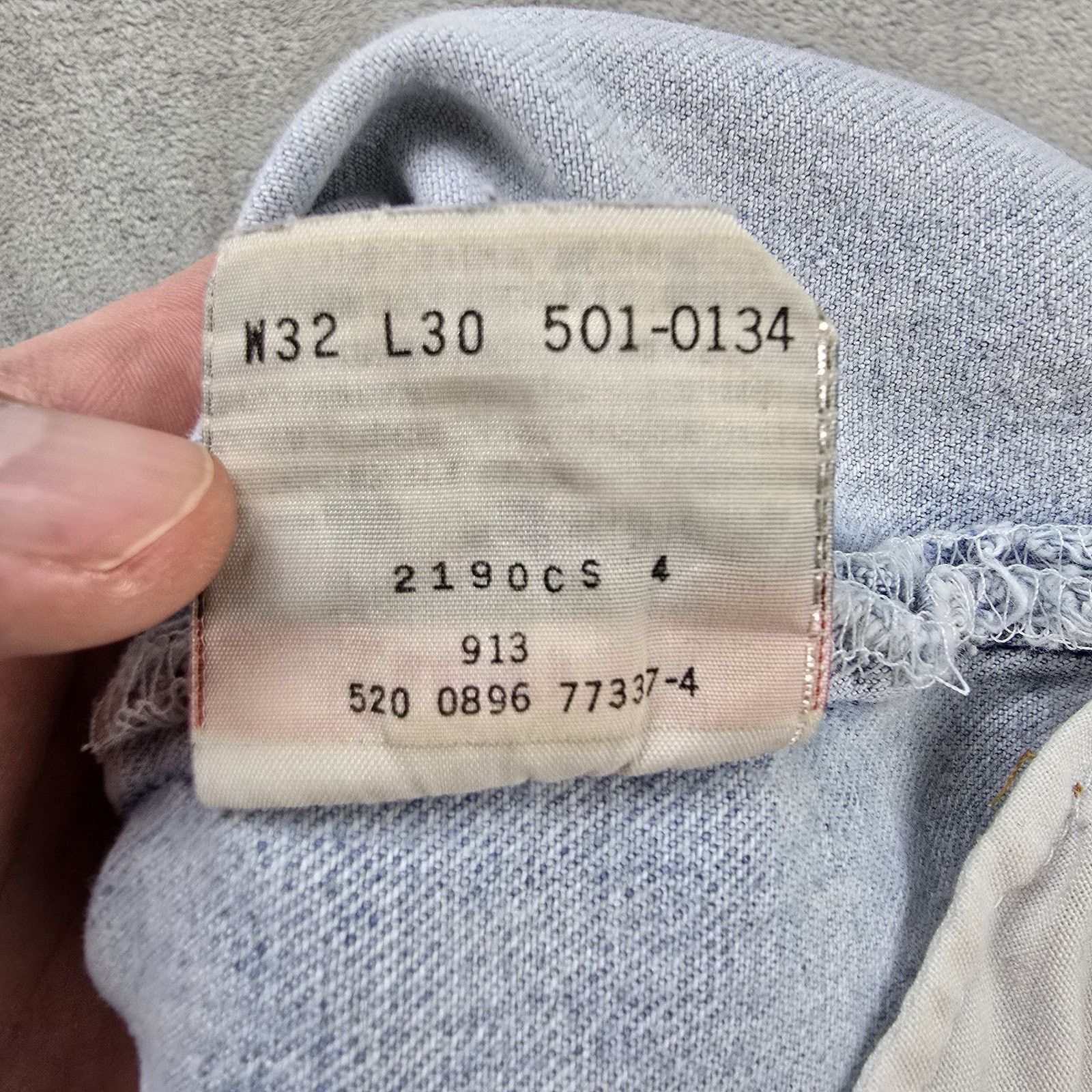 Levi's Vintage Levis 501 Jeans 32x30 (Fits 30x28) USA 90s *FLAWS* Size US 30 / EU 46 - 6 Thumbnail