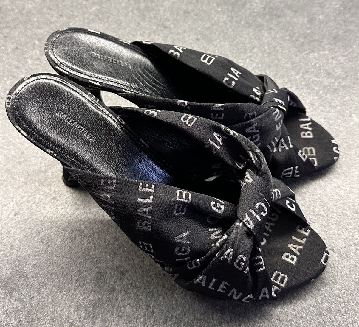 Balenciaga Balenciaga Black Fabric Logo Drapy Mules Size 38 Shoes Size US 8 / IT 38 - 5 Thumbnail