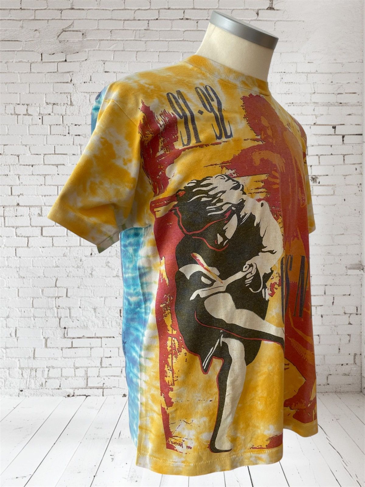 Fruit Of The Loom Vintage Guns N' Roses T-Shirt, Illusion Tour 91-92, FOTL Size US XL / EU 56 / 4 - 5 Thumbnail