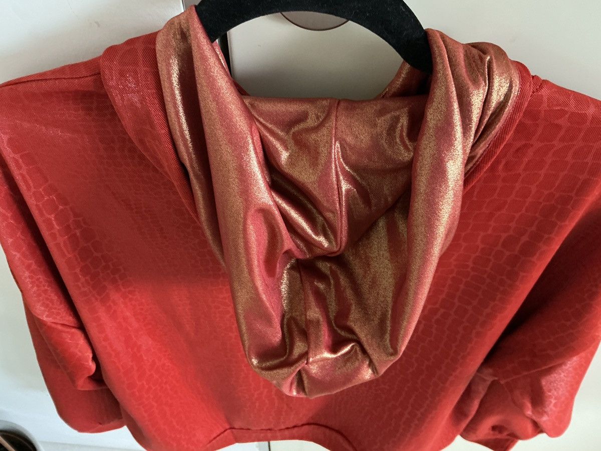 Other Luxury‑Vibe Red Hoodie w/ Gold Accents / size M Size M / US 6-8 / IT 42-44 - 10 Thumbnail