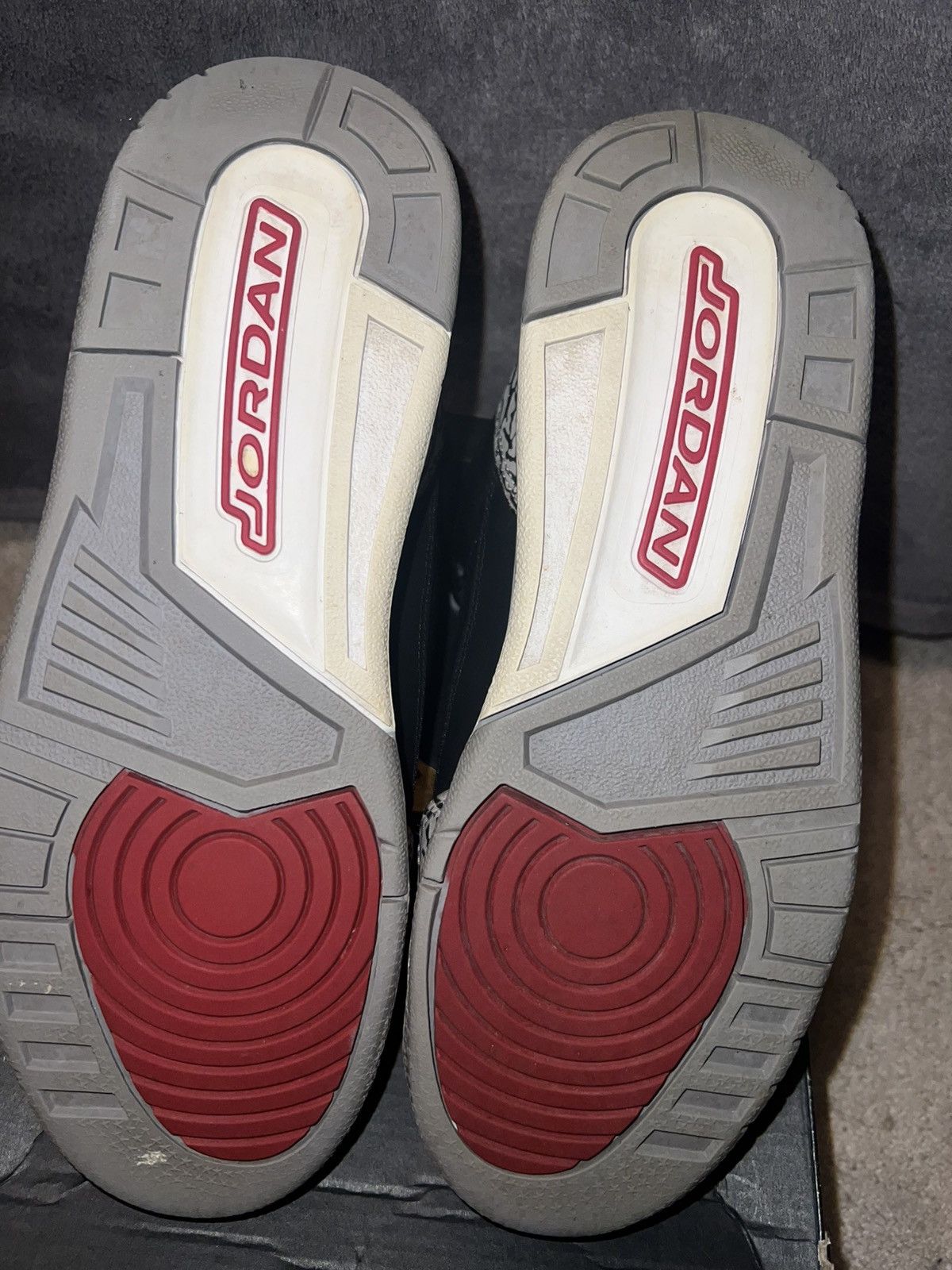 Jordan Brand Black cement 3 (GS) (2011) Size US 6.5 / EU 39-40 - 5 Thumbnail