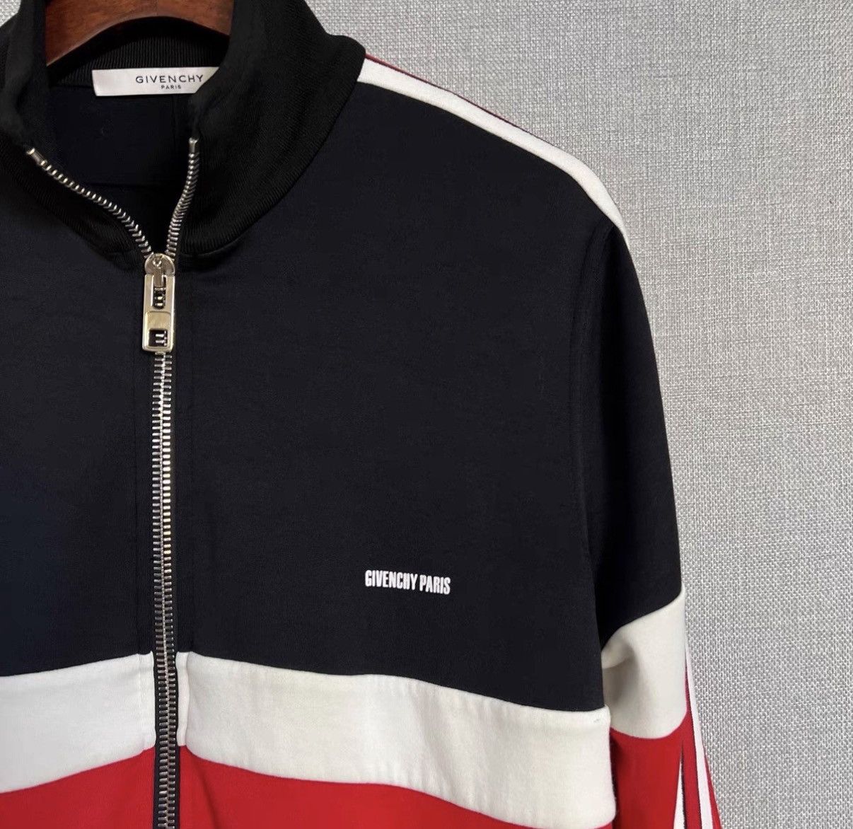Givenchy Givenchy Black & Red Color-Block Logo Varsity Jacket Size US S / EU 44-46 / 1 - 3 Thumbnail