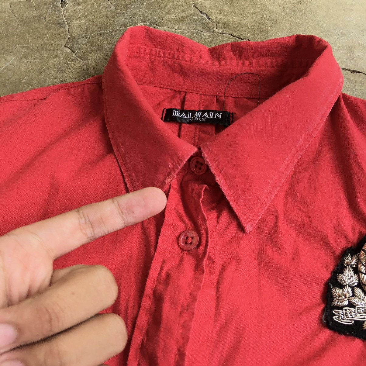 Balmain 🇫🇷 Balmain Paris Red Button Down “B” Patch Logo Luxury Size US M / EU 48-50 / 2 - 7 Thumbnail