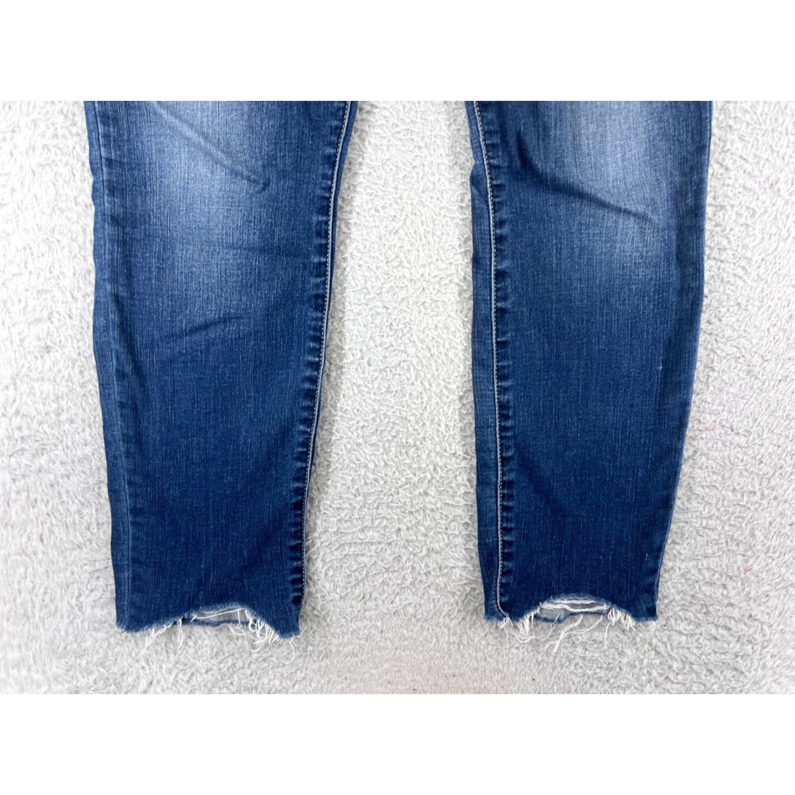 Lucky Brand Lucky Jeans Womens 6 Blue Denim Skinny Cotton Blend Raw Hem Lolita 90s American Designer Size 28" / US 6 / IT 42 - 5 Thumbnail
