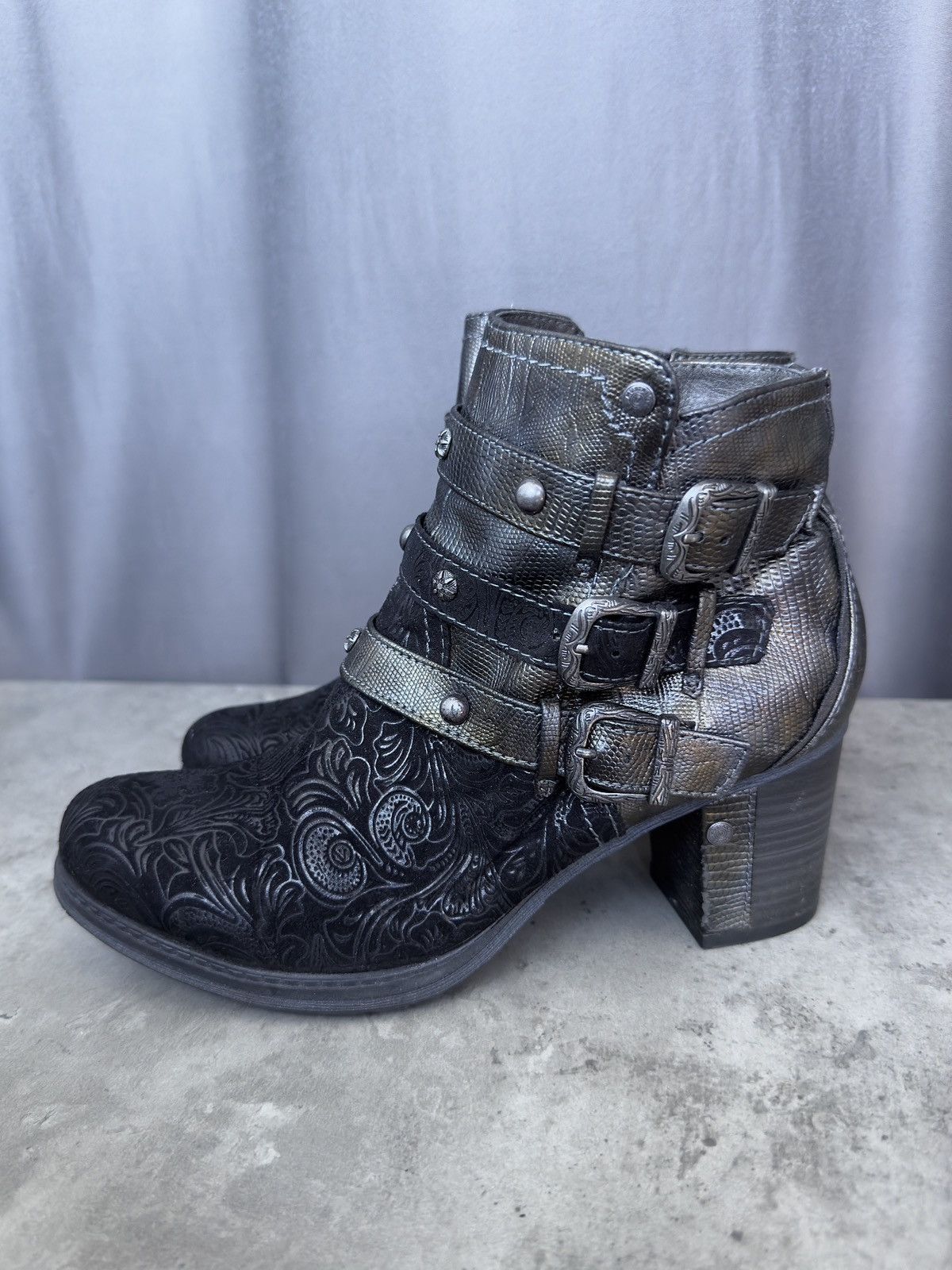 Vintage ankle belted boots GUIDI style hi shoes 90s