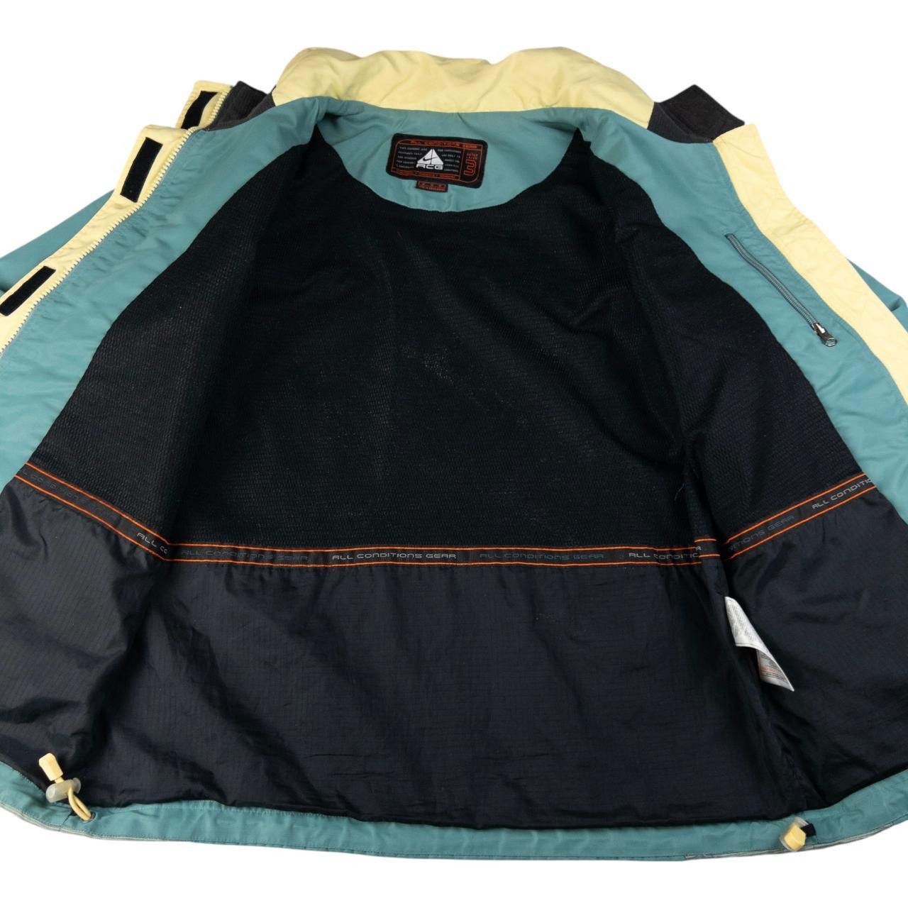 Nike ACG Vintage Nike ACG Zip Up Jacket Size M Size US M / EU 48-50 / 2 - 4 Thumbnail