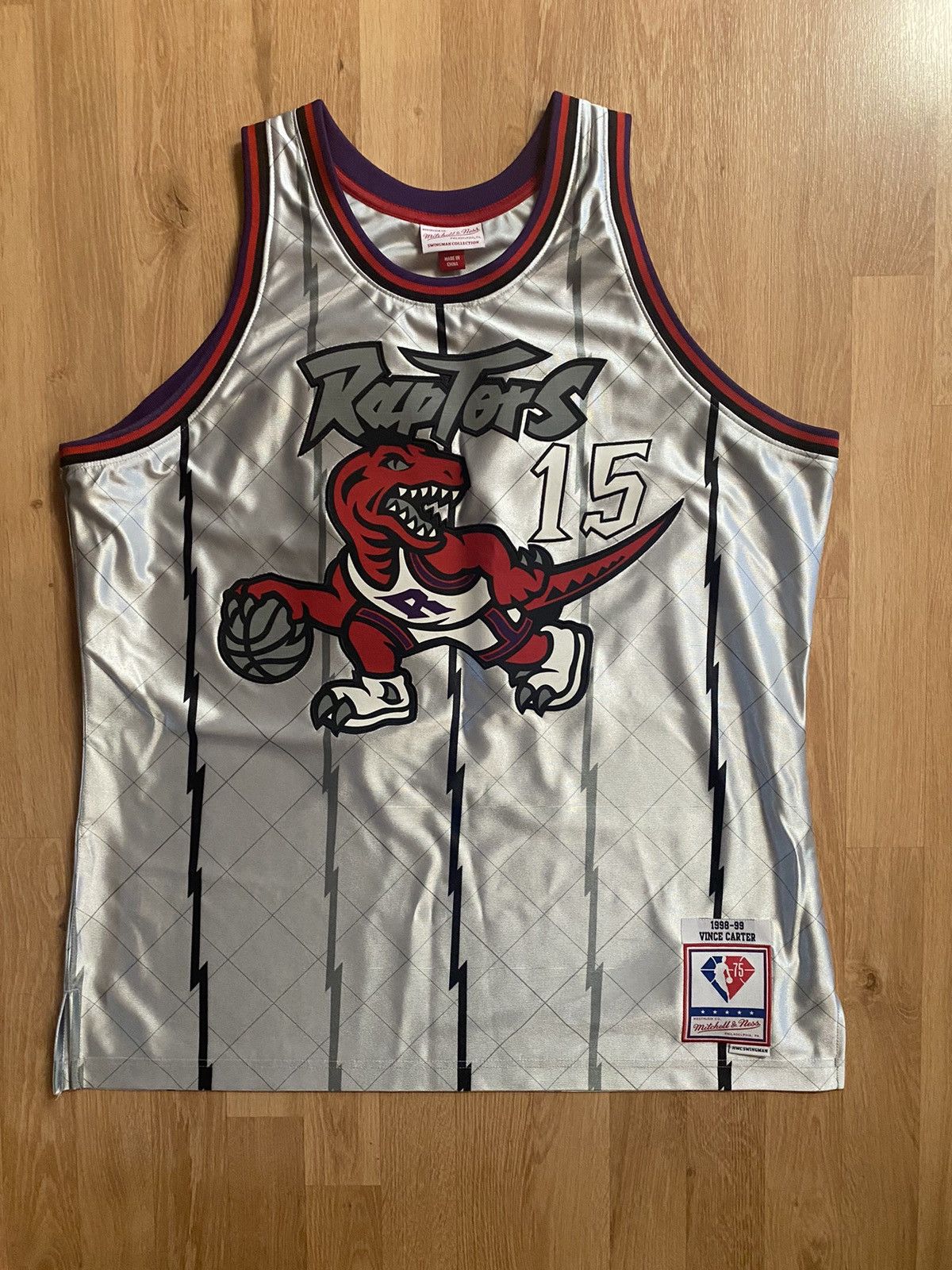 Mitchell & Ness Vince Carter 75th Anniversary Raptors Jersey! Size US XL / EU 56 / 4 - 1 Thumbnail