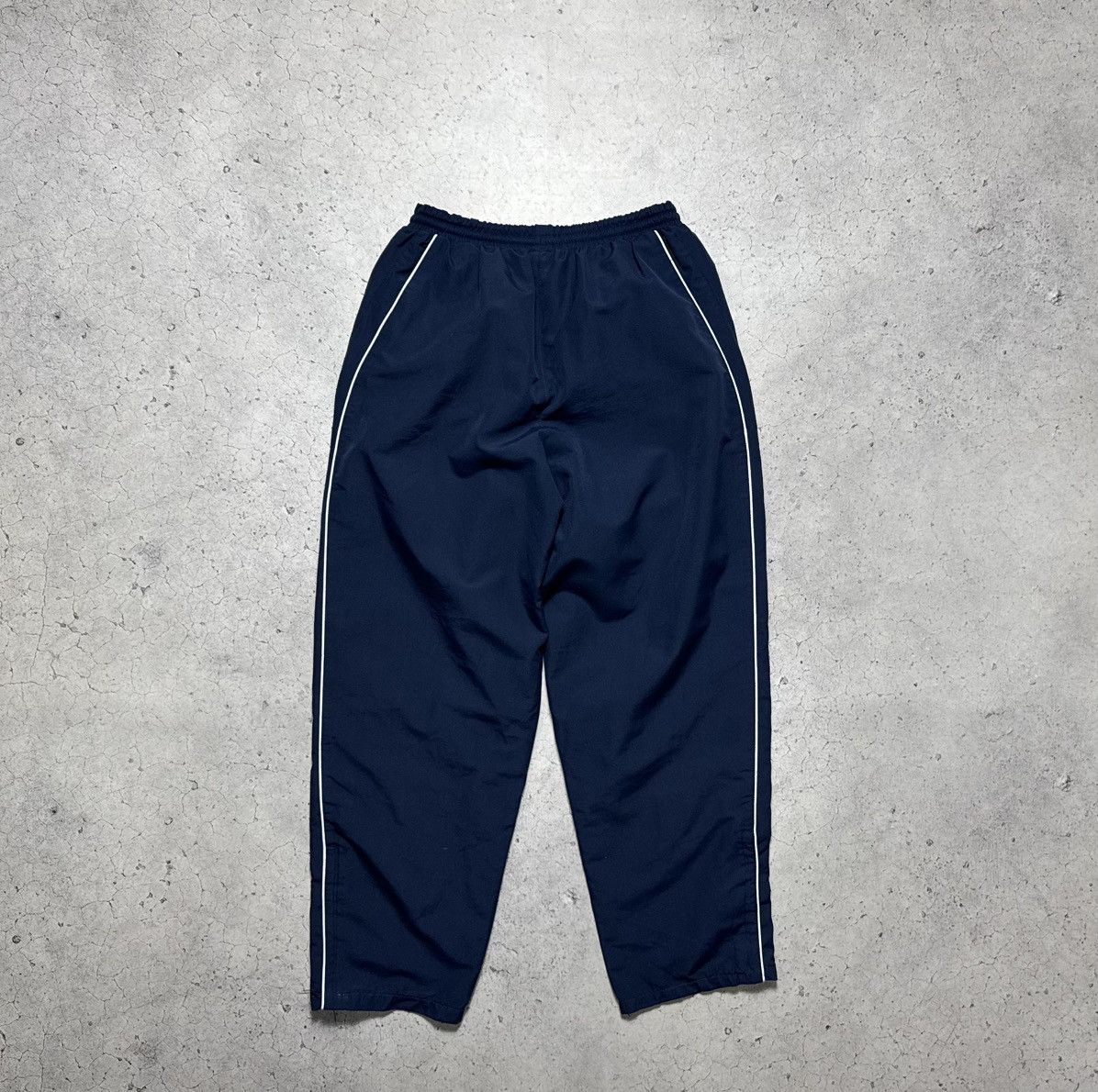 Umbro Umbro Nylon Big Logo Baggy Track Pants Size S Size US 30 / EU 46 - 9 Thumbnail