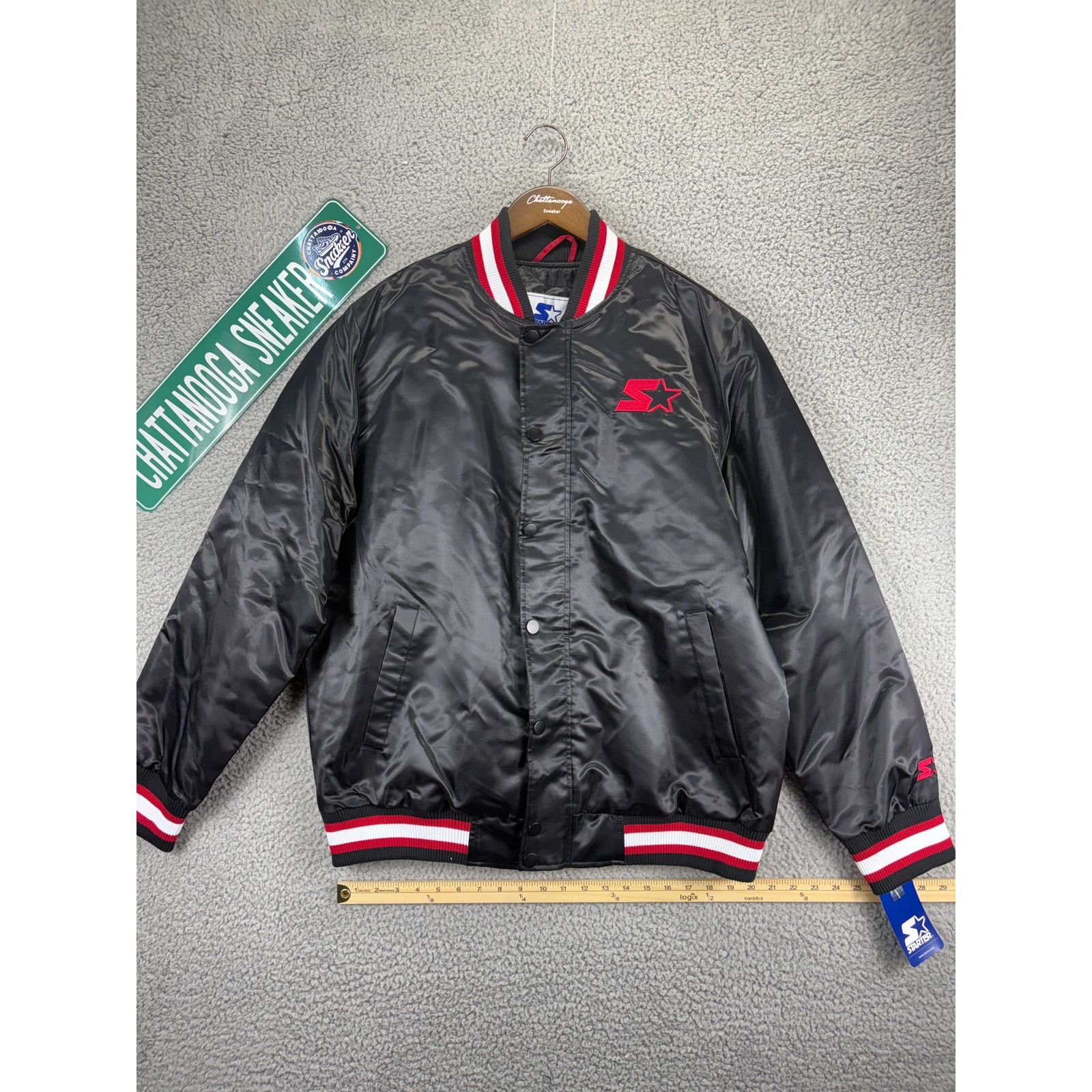 NFL Starter Retro Satin Varsity Bomber Jacket Mens Large Black Size US L / EU 52-54 / 3 - 1 Thumbnail
