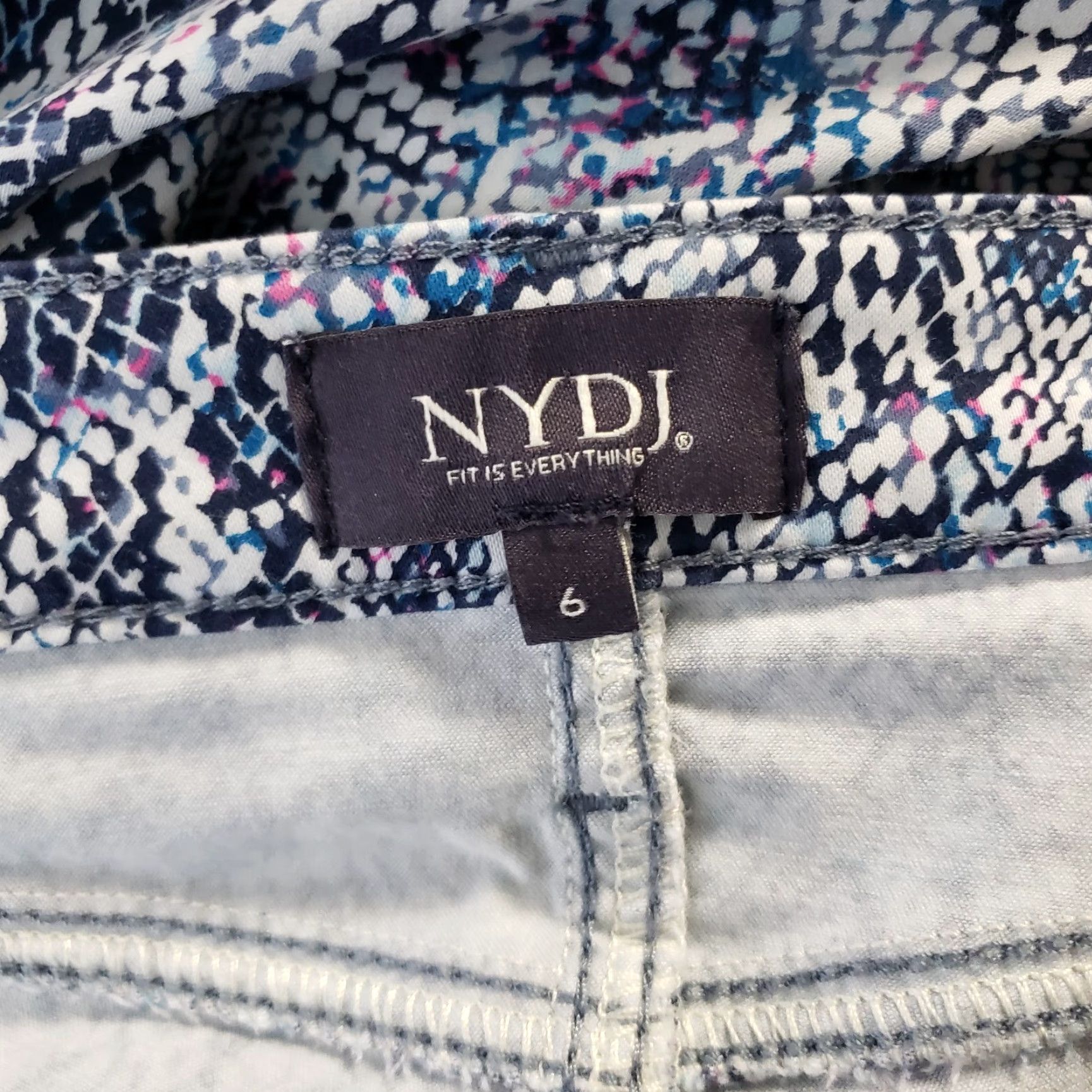 NYDJ NYDJ Womens Sheri Slim Cropped Jeans Sz 6 Blue Mid Rise Cropped Jeans Womens Purple Animal Print Nydj Sheri 26 Inseam 6 Women Size 28" / US 6 / IT 42 - 7 Thumbnail