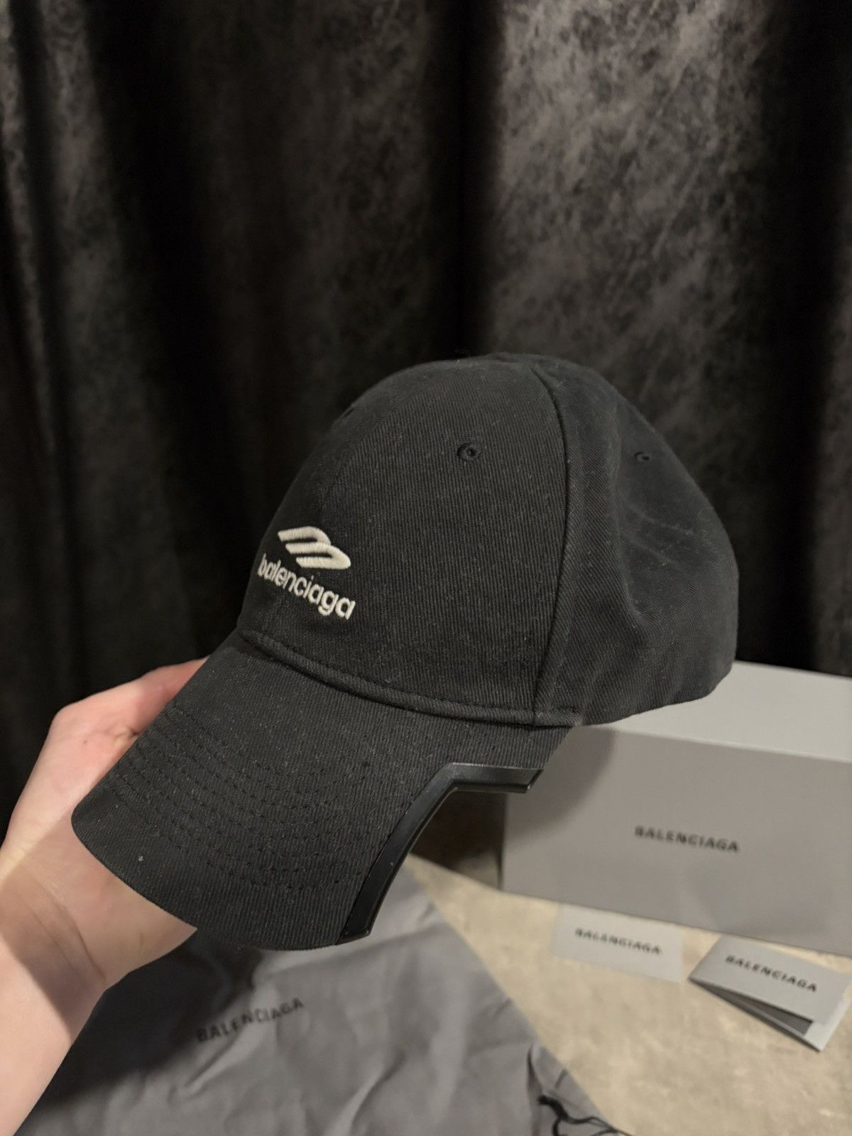 Balenciaga balenciaga 3b logo hat Size ONE SIZE - 3 Thumbnail