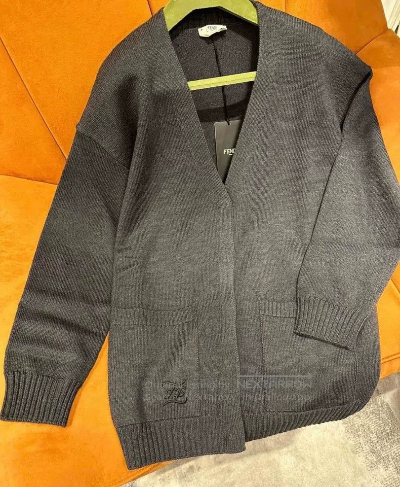 Fendi Fendi Double F embroidered logo wool knit cardigan Size XS / US 0-2 / IT 36-38 - 1 Thumbnail