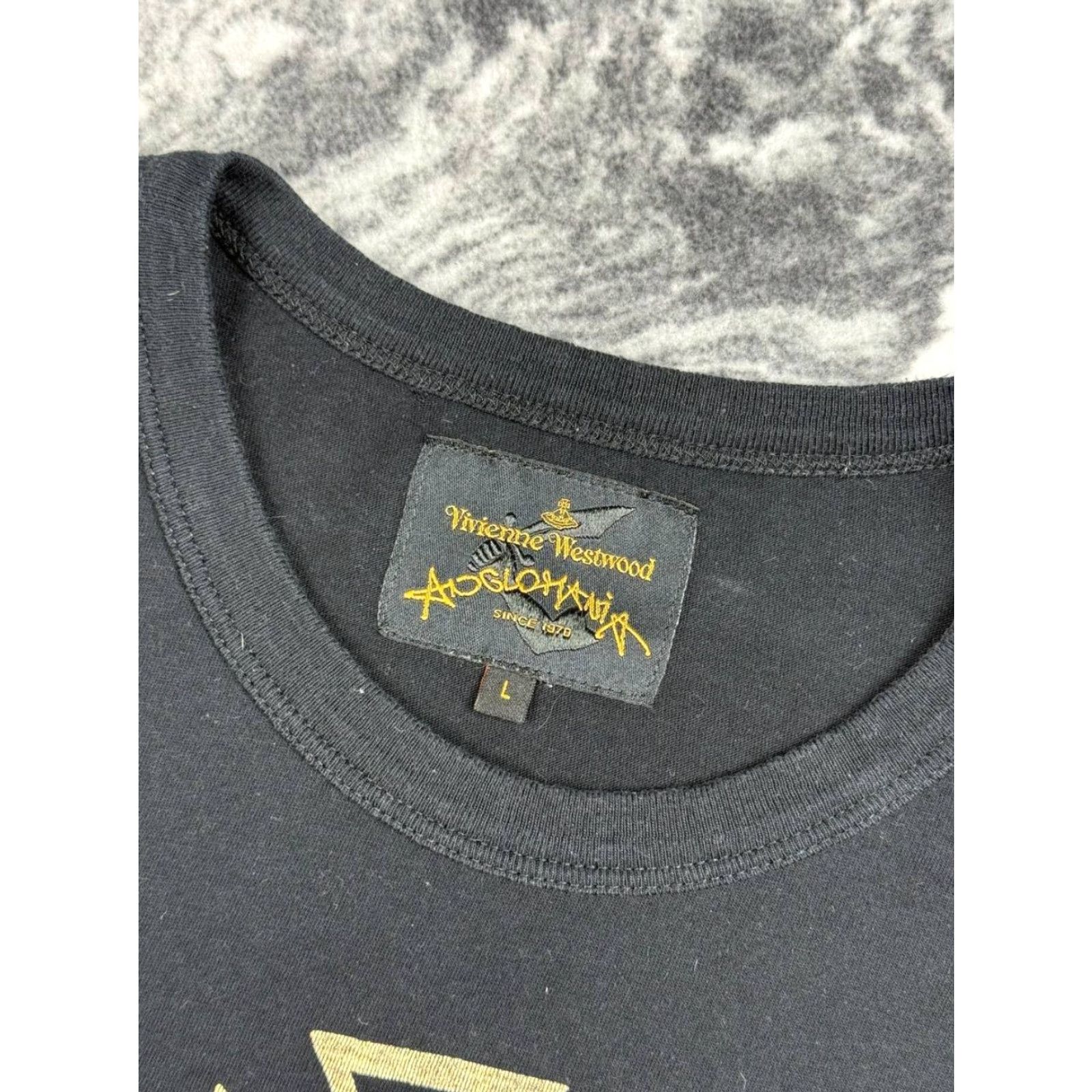 Vivienne Westwood Vivienne Westwood T-Shirt Men L Black Crew Neck Short Sleeve Logo Gold Foil Orb Big Logo Size US L / EU 52-54 / 3 - 3 Thumbnail