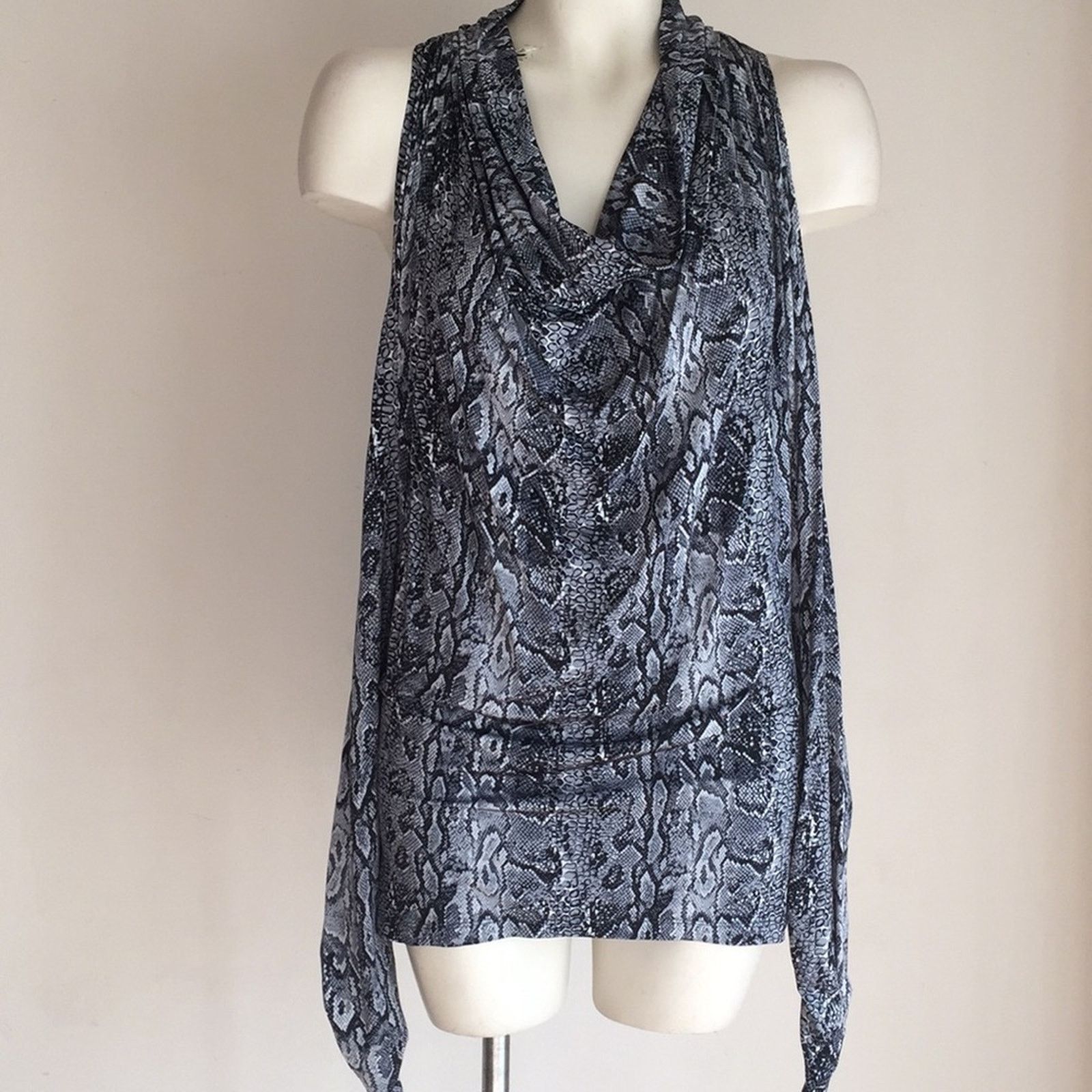 Bcbgmaxazria Snakeprint Blouse Bcbgmaxazria NWT$128 Size M / US 6-8 / IT 42-44 - 1 Thumbnail