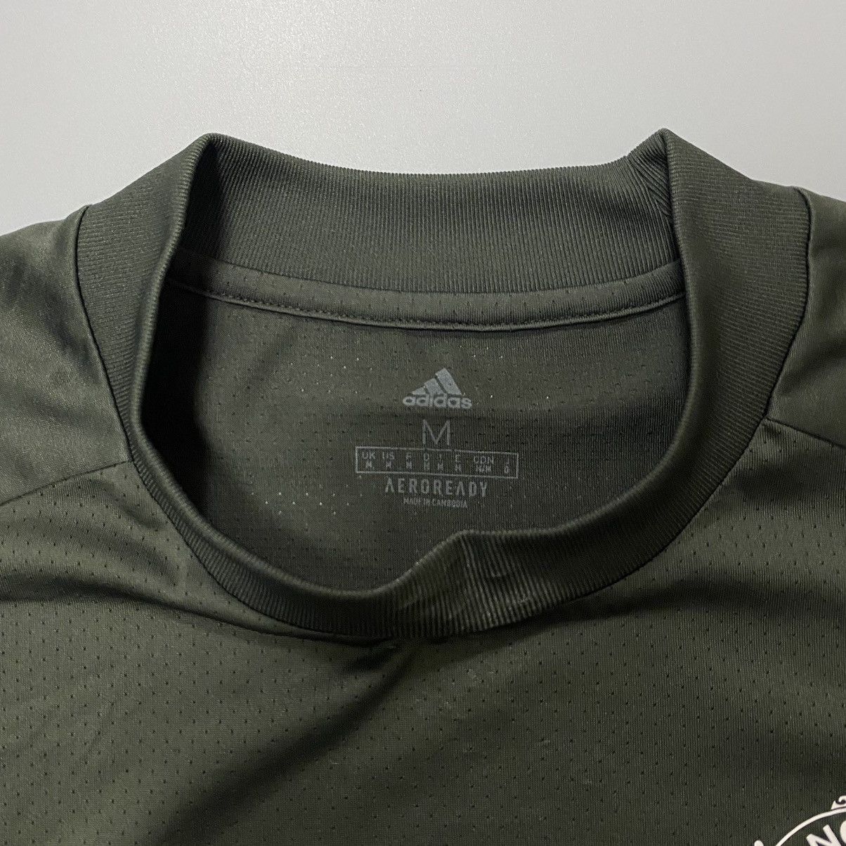 Adidas Manchester United Training Jersey 2020 Size M Football Size US M / EU 48-50 / 2 - 8 Thumbnail