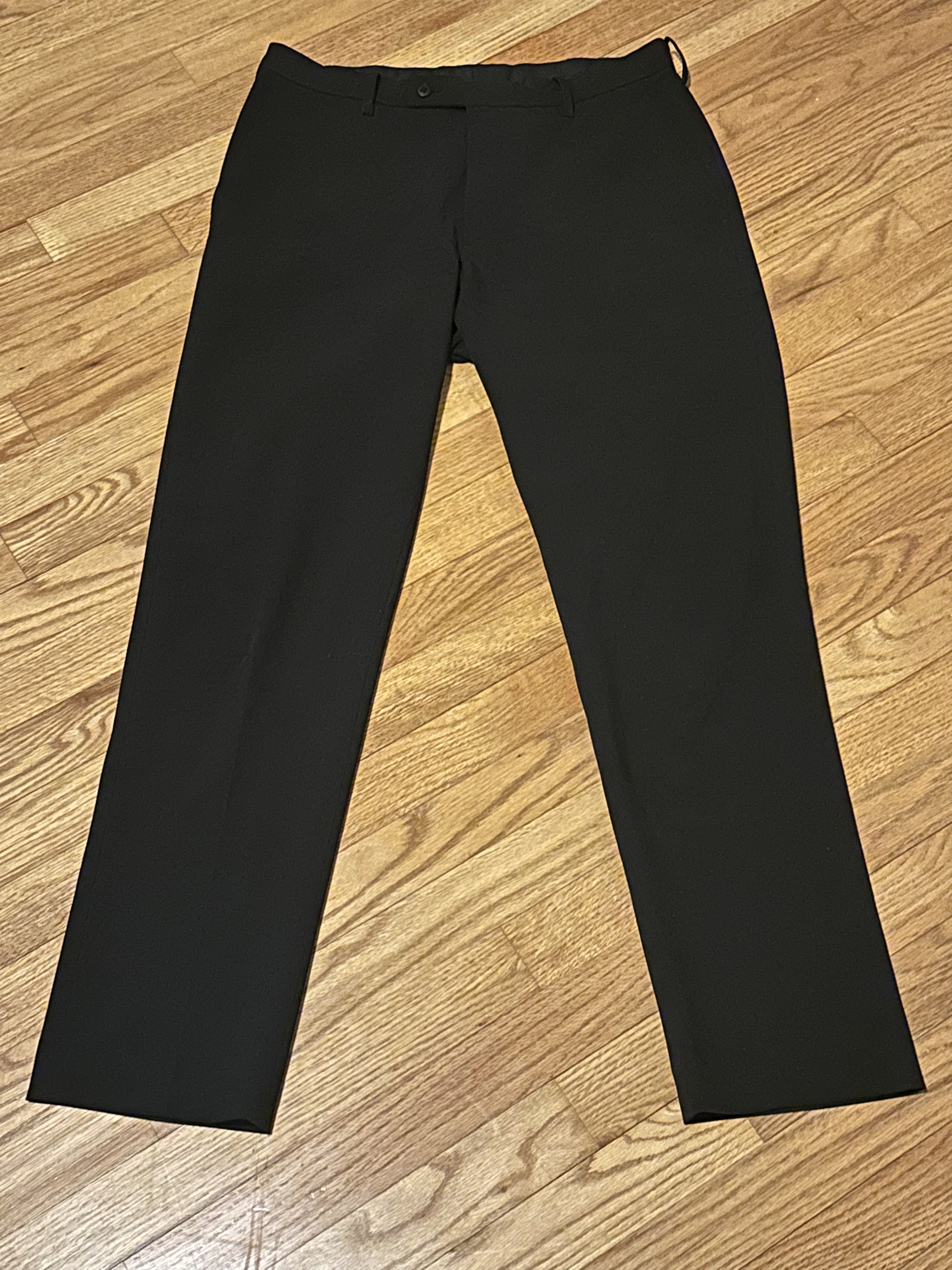 Uniqlo Uniqlo Black Pleated Miracle Air Pants (Purchased in Japan) Size US 32 / EU 48 - 2 Thumbnail
