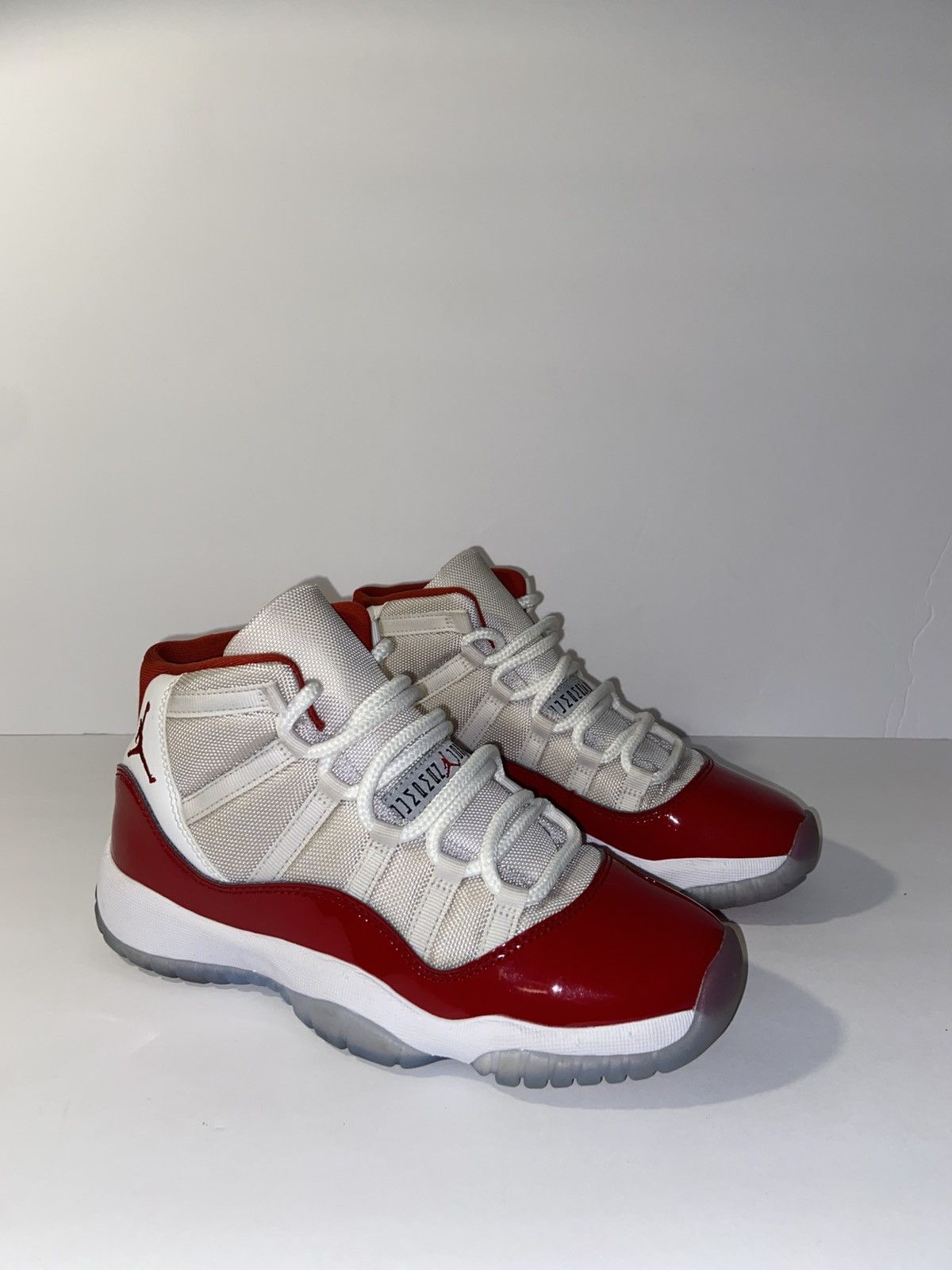 Jordan Brand Jordan 11 Retro Cherry (2022) (GS) US 5Y Used Size US 5 / EU 37 - 1 Thumbnail