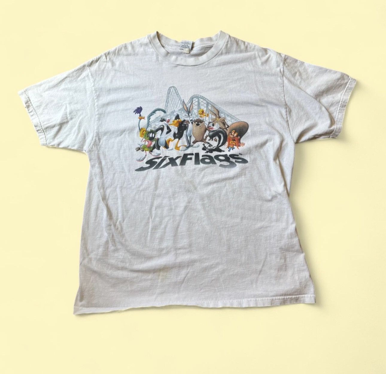 Vintage 1999 Six Flags Looney Tunes Tee Size US XL / EU 56 / 4 - 1 Thumbnail