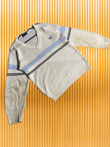 Fred Perry × Vintage Vintage Fred Perry Light V Neck Sweater Size US L / EU 52-54 / 3 - 1 Thumbnail