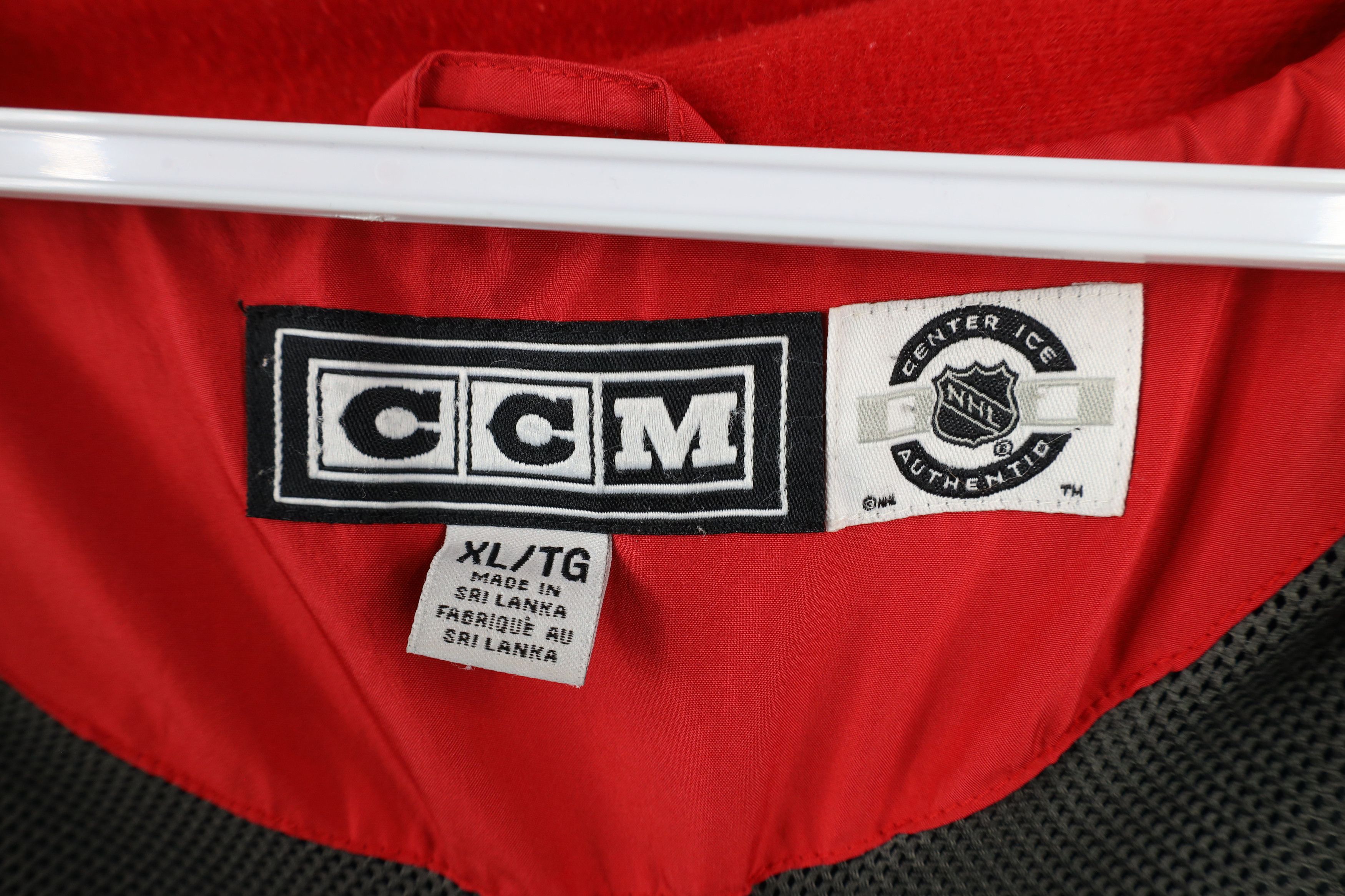 Vintage Vintage CCM Detroit Red Wings Hockey Full Zip Jacket Black Size US XL / EU 56 / 4 - 12 Thumbnail