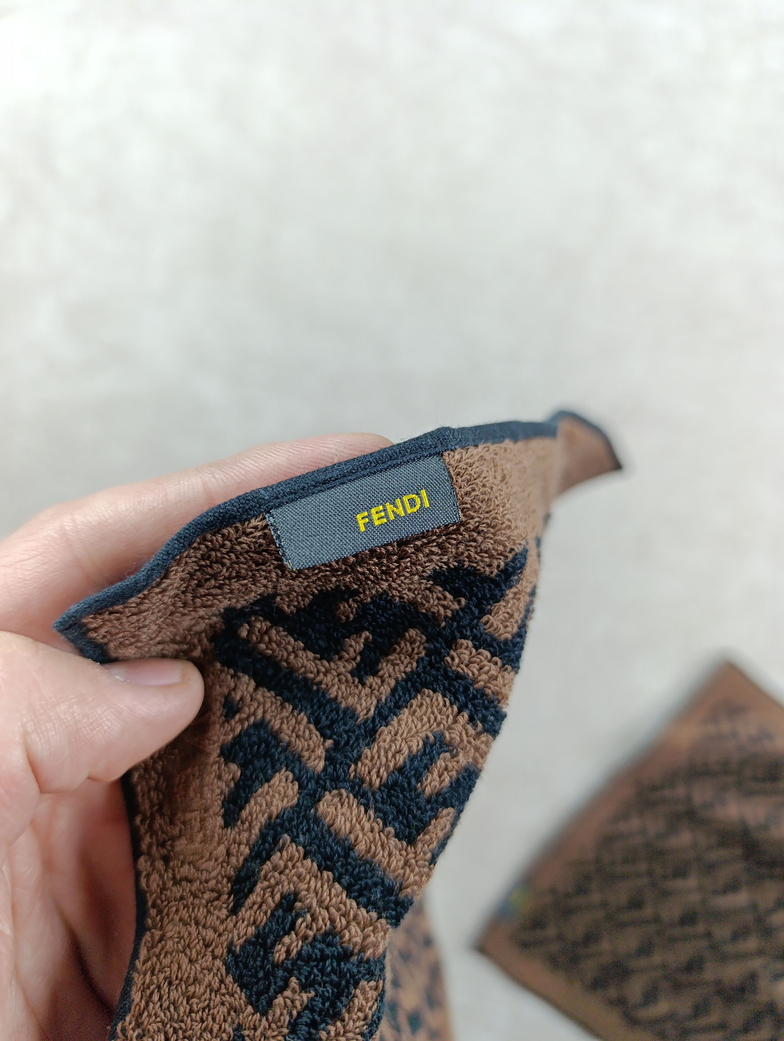Fendi FENDI MONOGRAM TWO SMALL HANDS COTTON TOWEL VINTAGE Size ONE SIZE - 14 Thumbnail