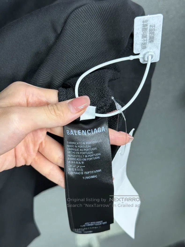 Balenciaga Balenciaga Back Diamond Logo Size US S / EU 44-46 / 1 - 4 Thumbnail