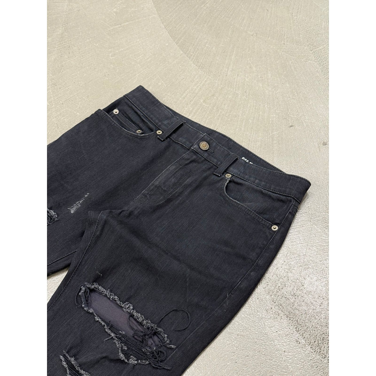 Saint Laurent Paris 2016 Saint Laurent by Hedi Slimane distressed jeans Size US 30 / EU 46 - 4 Thumbnail