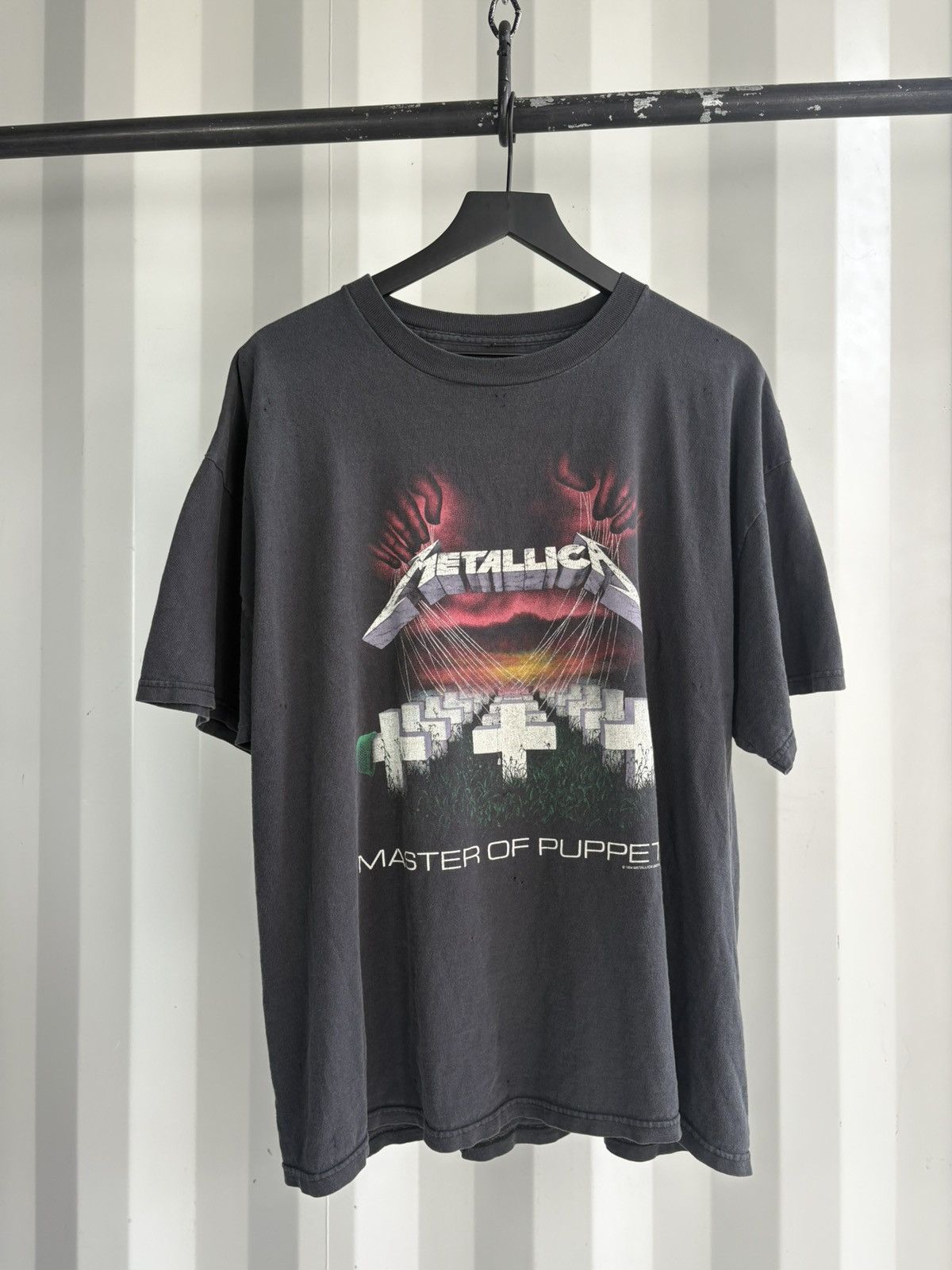 Band Tees Thrashed Metallica Master of Puppets Faded GRUNGE Shirt Size US XL / EU 56 / 4 - 1 Thumbnail
