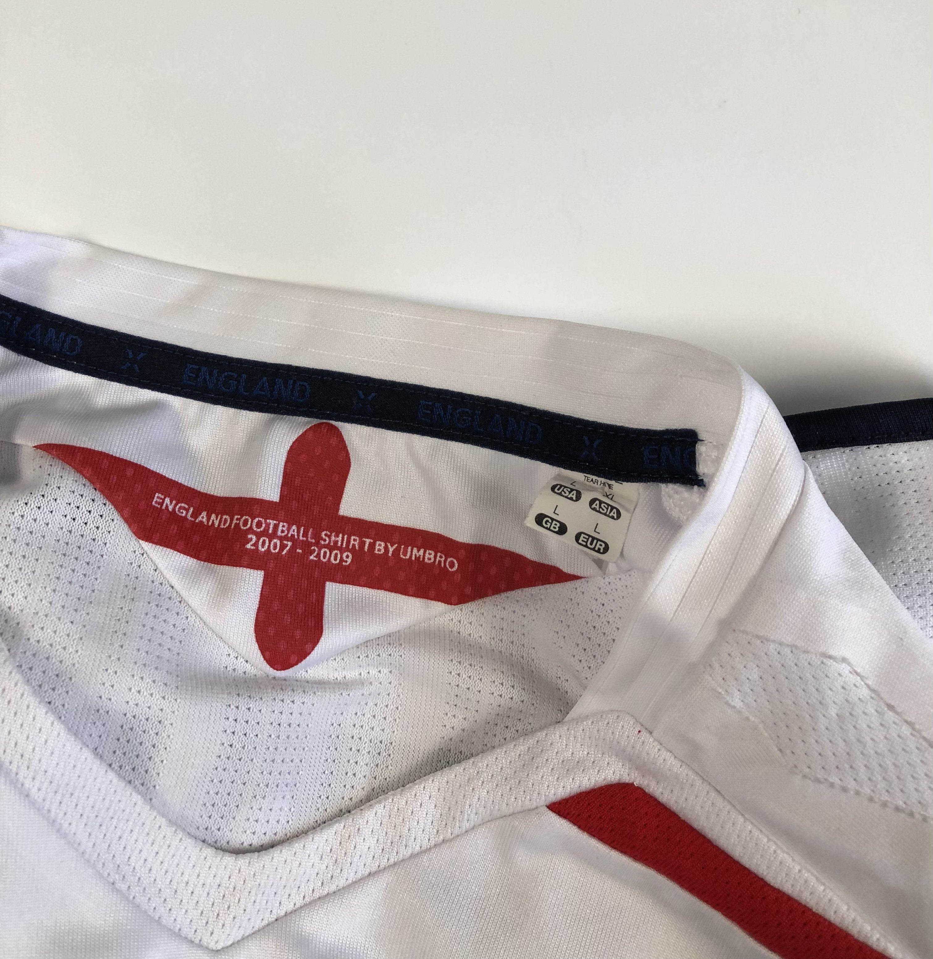 Umbro Umbro England 2007-2009 Home Jersey #6 Terry Size US L / EU 52-54 / 3 - 8 Thumbnail