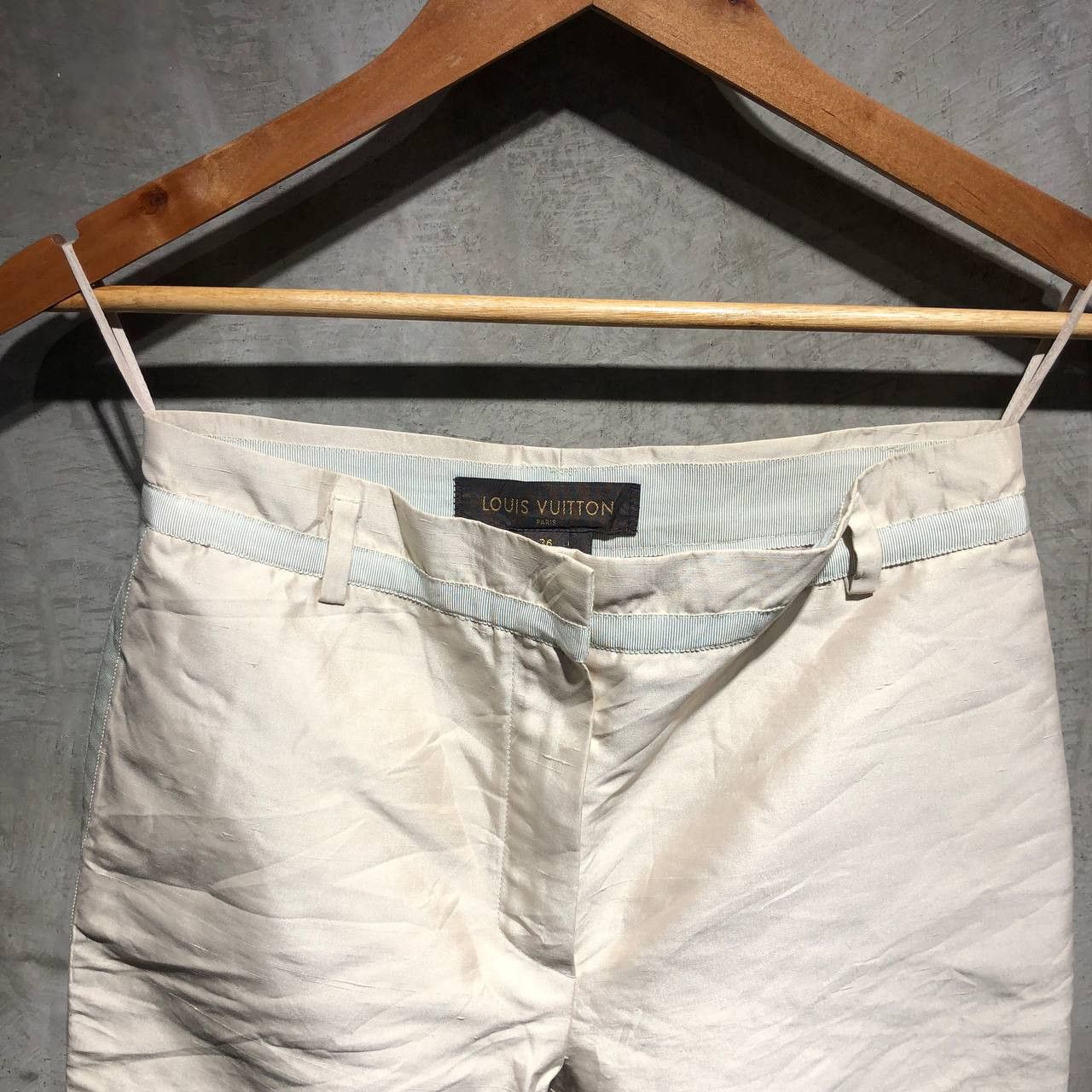 Louis Vuitton Louis Vuitton Casual Silk Trousers Size 26" / US 2 / IT 38 - 9 Thumbnail