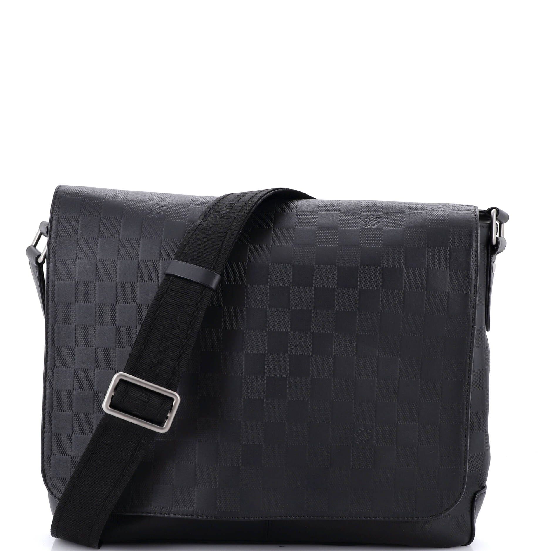 Louis Vuitton District Messenger Bag Size ONE SIZE - 1 Thumbnail