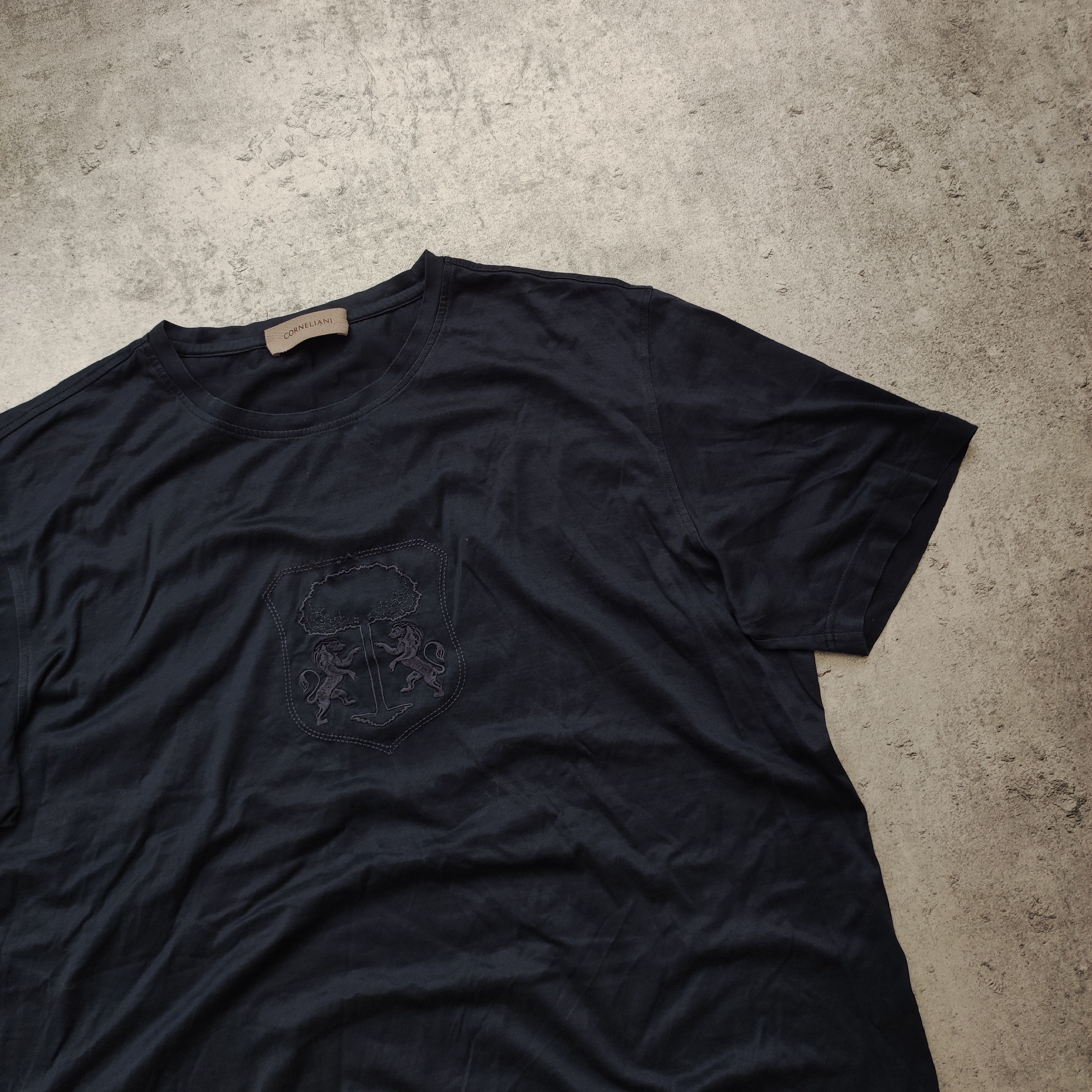 Corneliani Corneliani Italy Embroidered Logo Piqe Navy Tshirt Size US L / EU 52-54 / 3 - 3 Thumbnail
